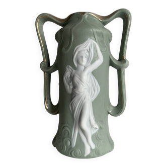 Petit vase Art Nouveau en biscuit Wedgwood vert pâle à 2 anses, 1900