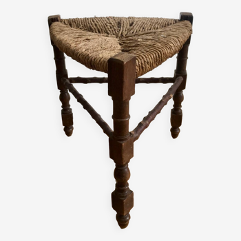 Old Provençal-style mulched tripod stool