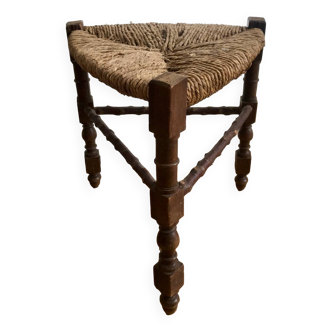 Old Provençal-style mulched tripod stool