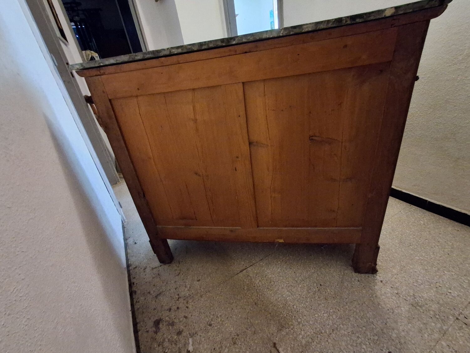 Commode en ronce de noyer