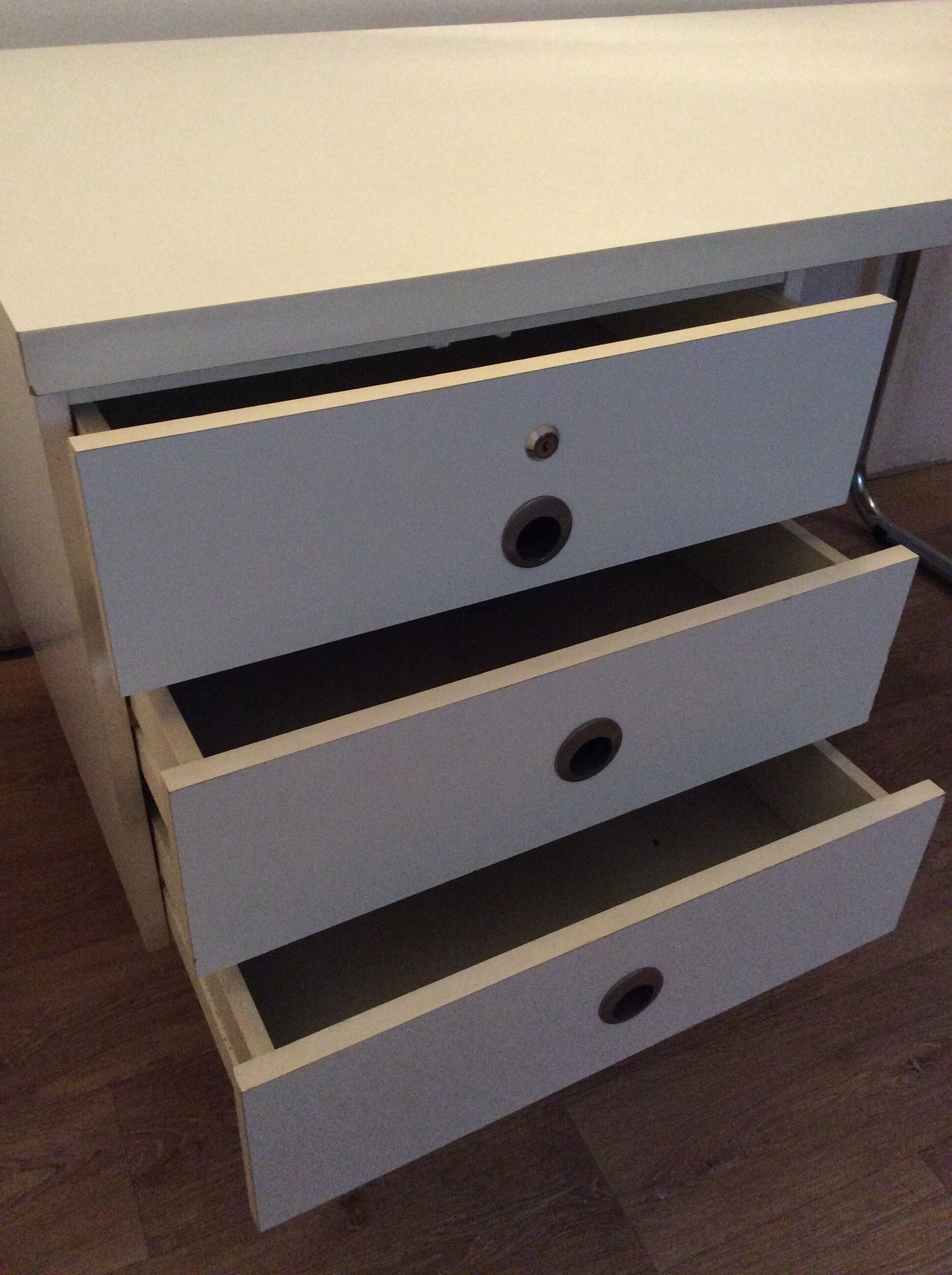 Bureau style bauhaus en formica des années 70