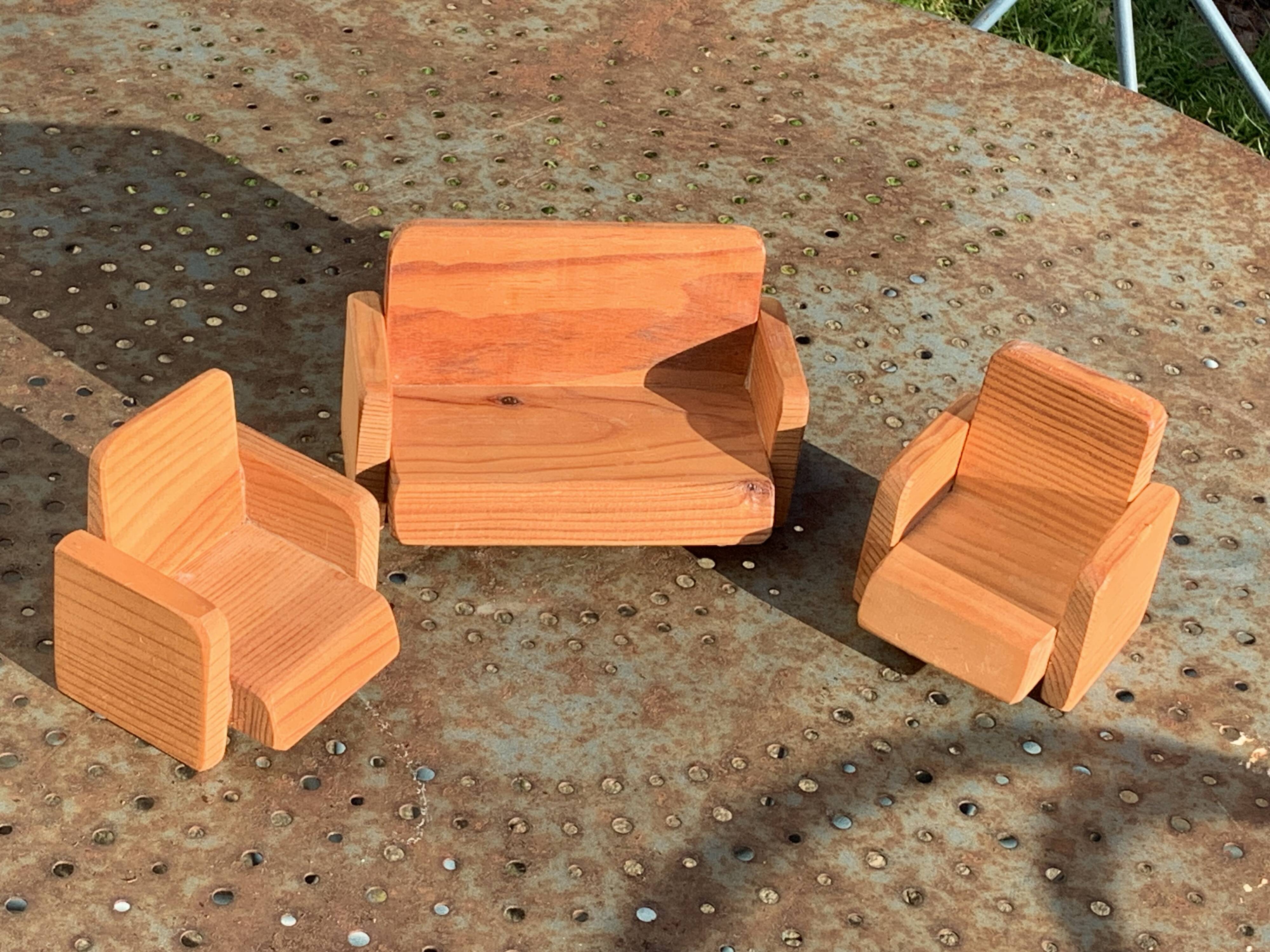 Set of furniture for dolls and dolls' houses, handcrafted, consisting of a sofa and two armchairs