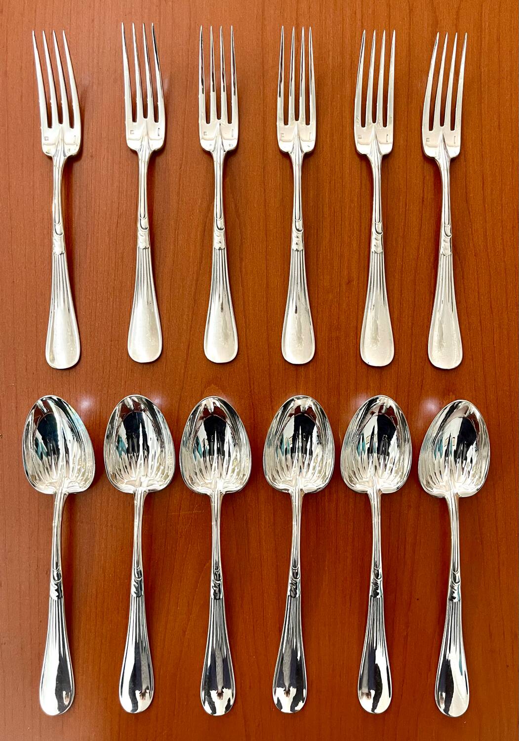 6 fourchettes et 6 cuillères Christofle hemerocalle