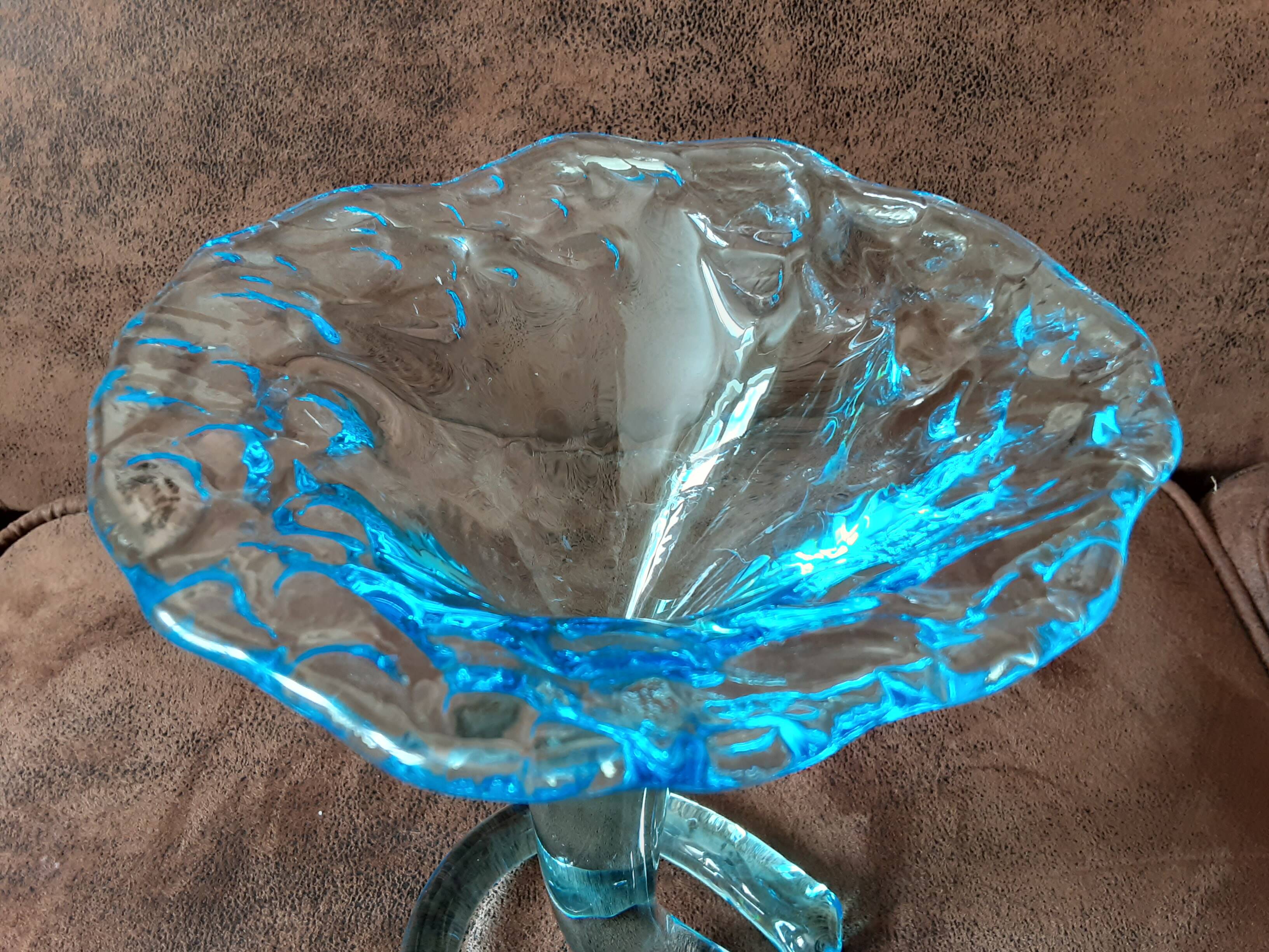 Swirling glass vase