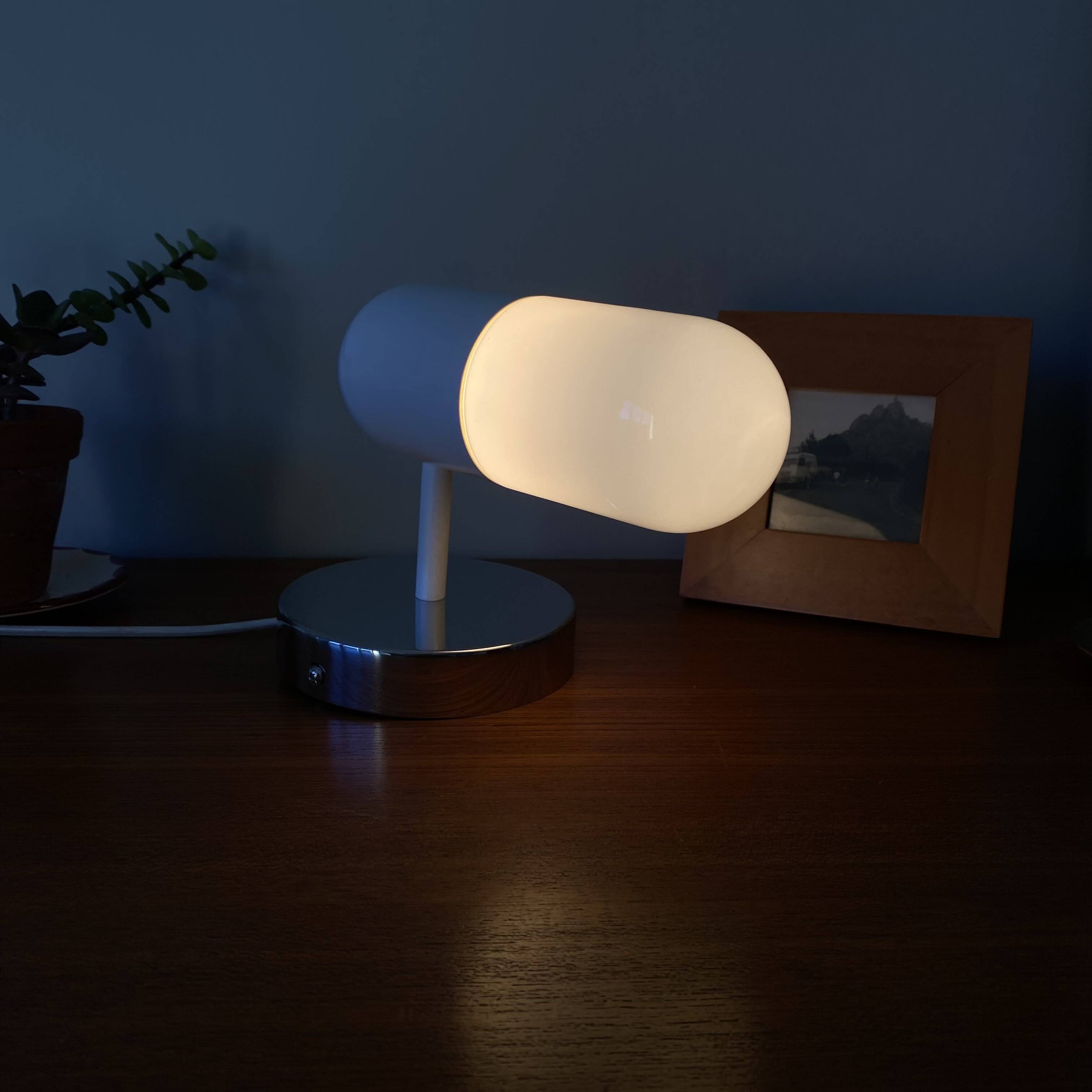 Applique murale verre blanc tubulaire et inox années 80