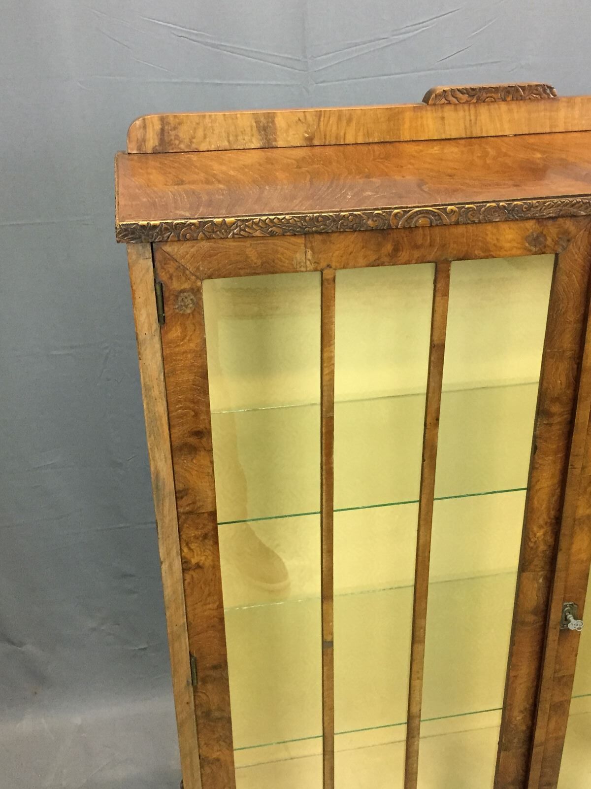 Vitrine Art Déco des années 1930
