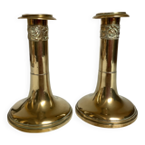 Paire d’anciens bougeoirs en laiton