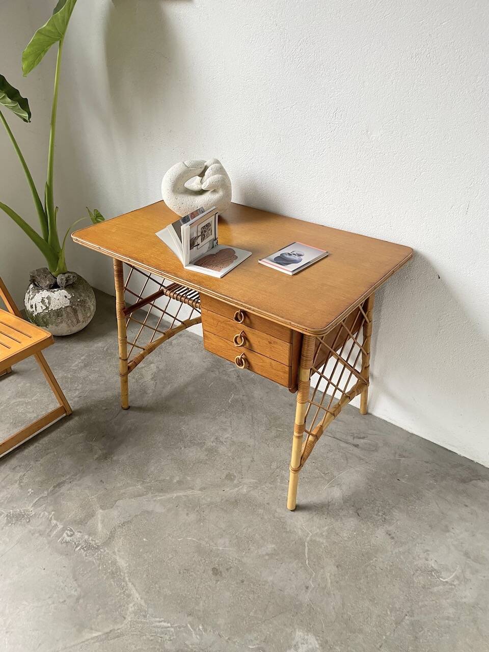 Bureau rotin Louis Sognot et sa chaise