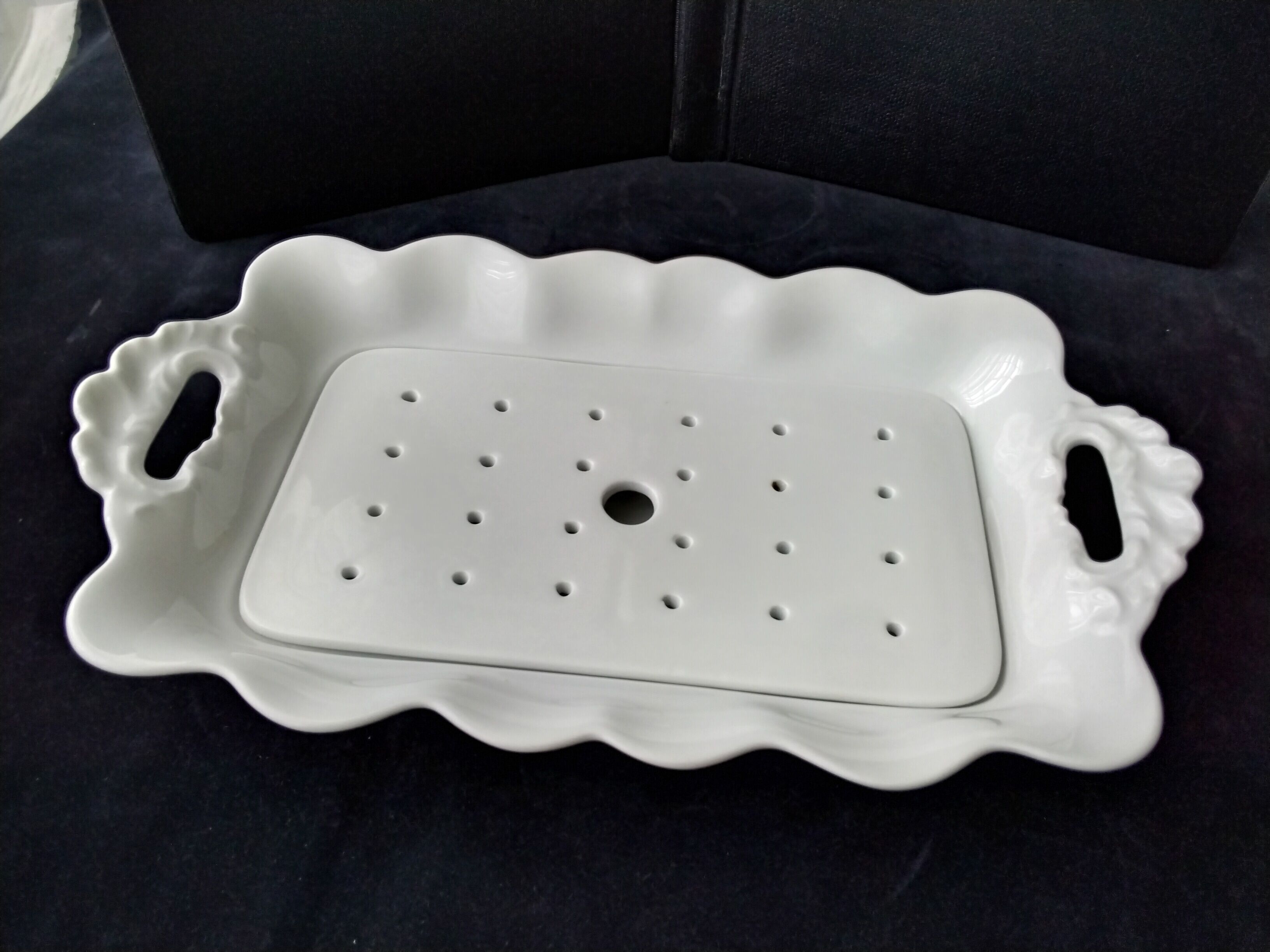 Porcelain asparagus dish from Limoges