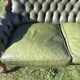 Canapé bois et cuir chesterfield