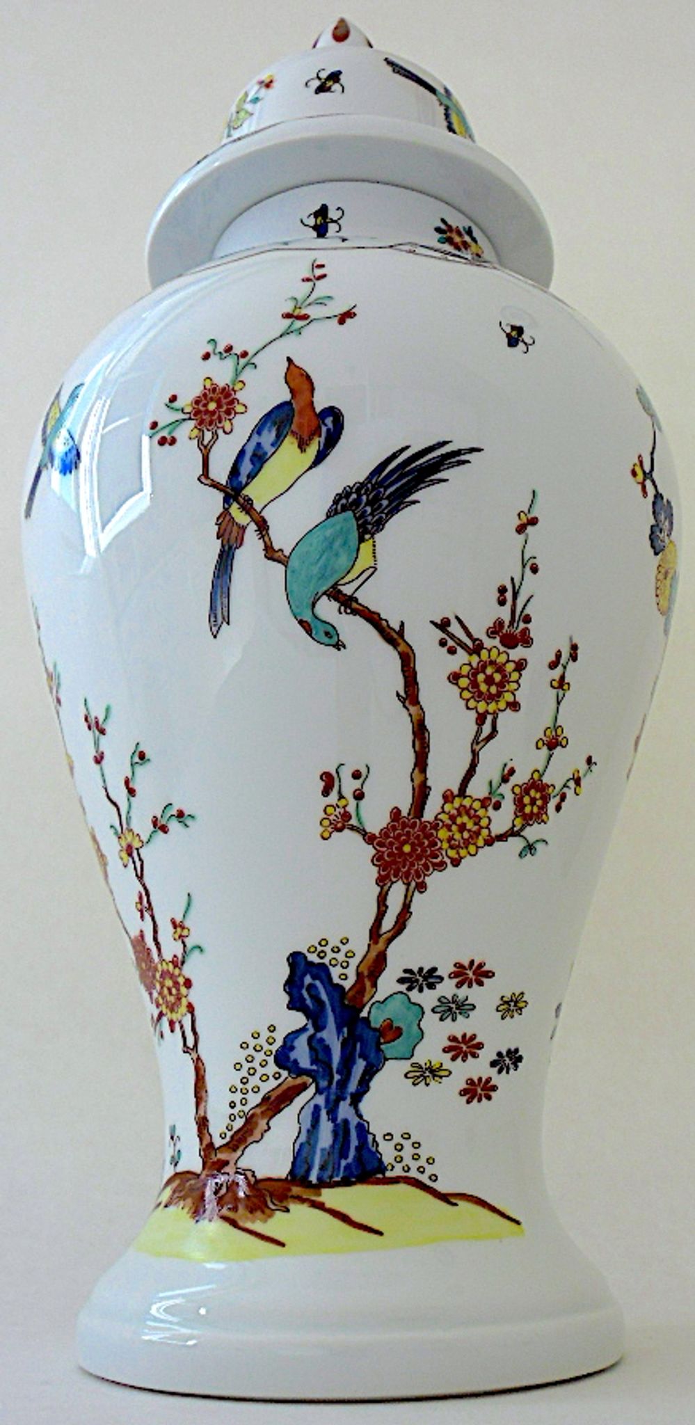 Baluster vase covered in porcelain by Coquet house in Limoges and decorated in Chantilly