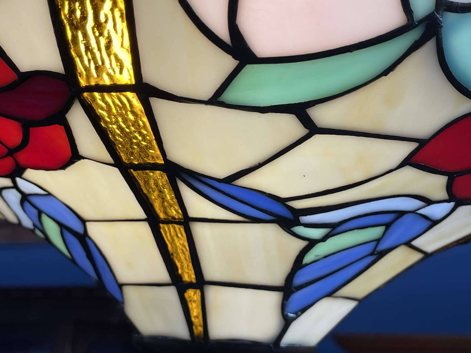 Tiffany-style glass pendant light