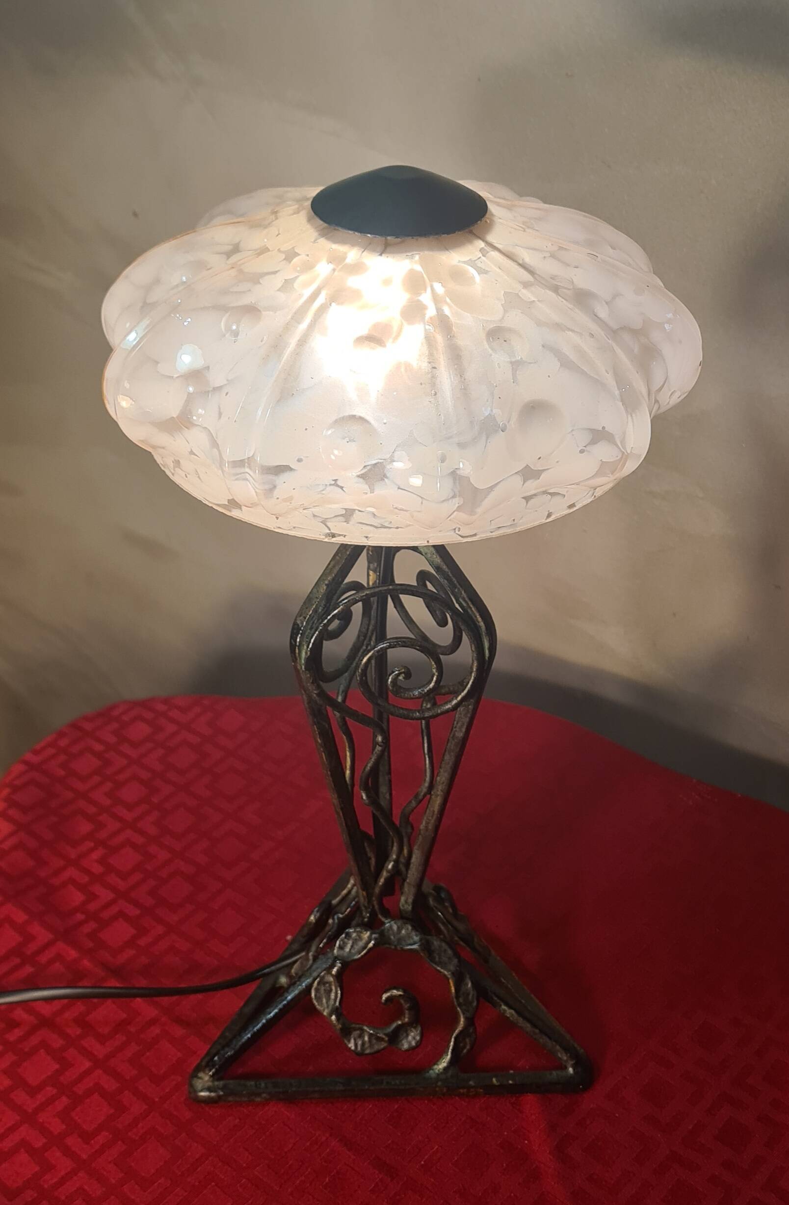 1930 wrought iron lamp, opaline lampshade, Clichy, very beautiful, 39x20