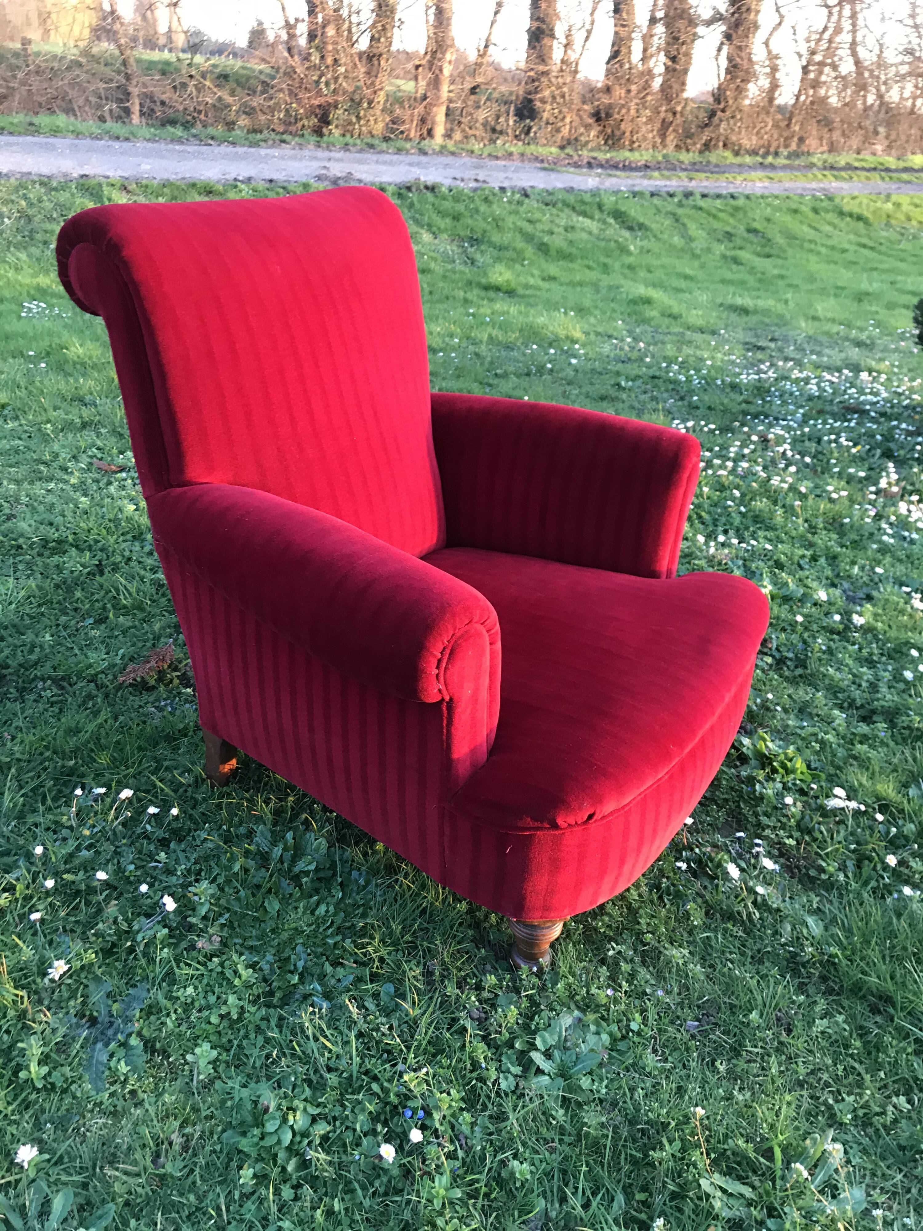 Napoleon III red velvet shepherdess chair