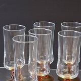 6 amber-footed champagne flutes in very good condition.