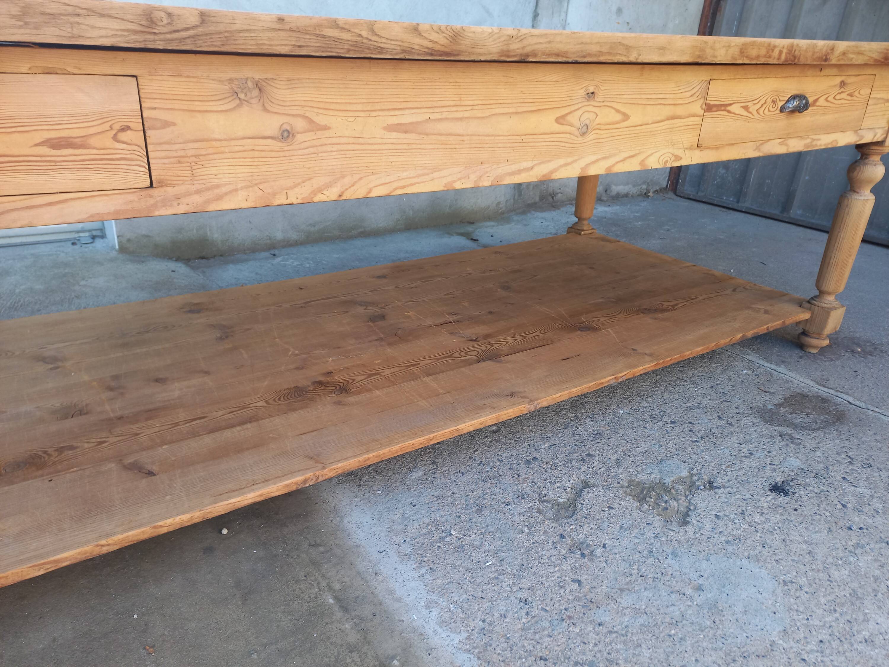 Grande table de communauté en chêne et sapin