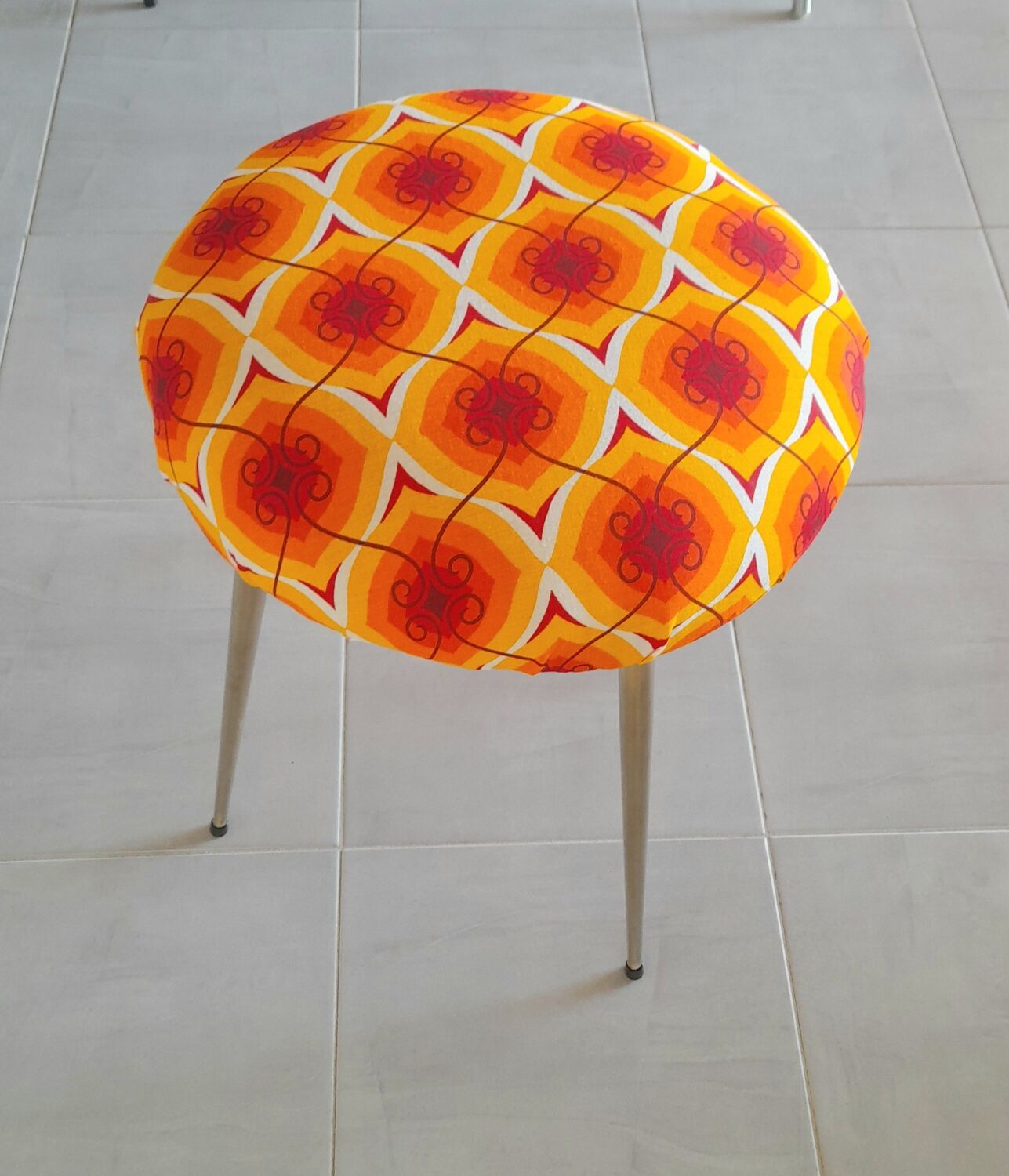 Pop stool 70s