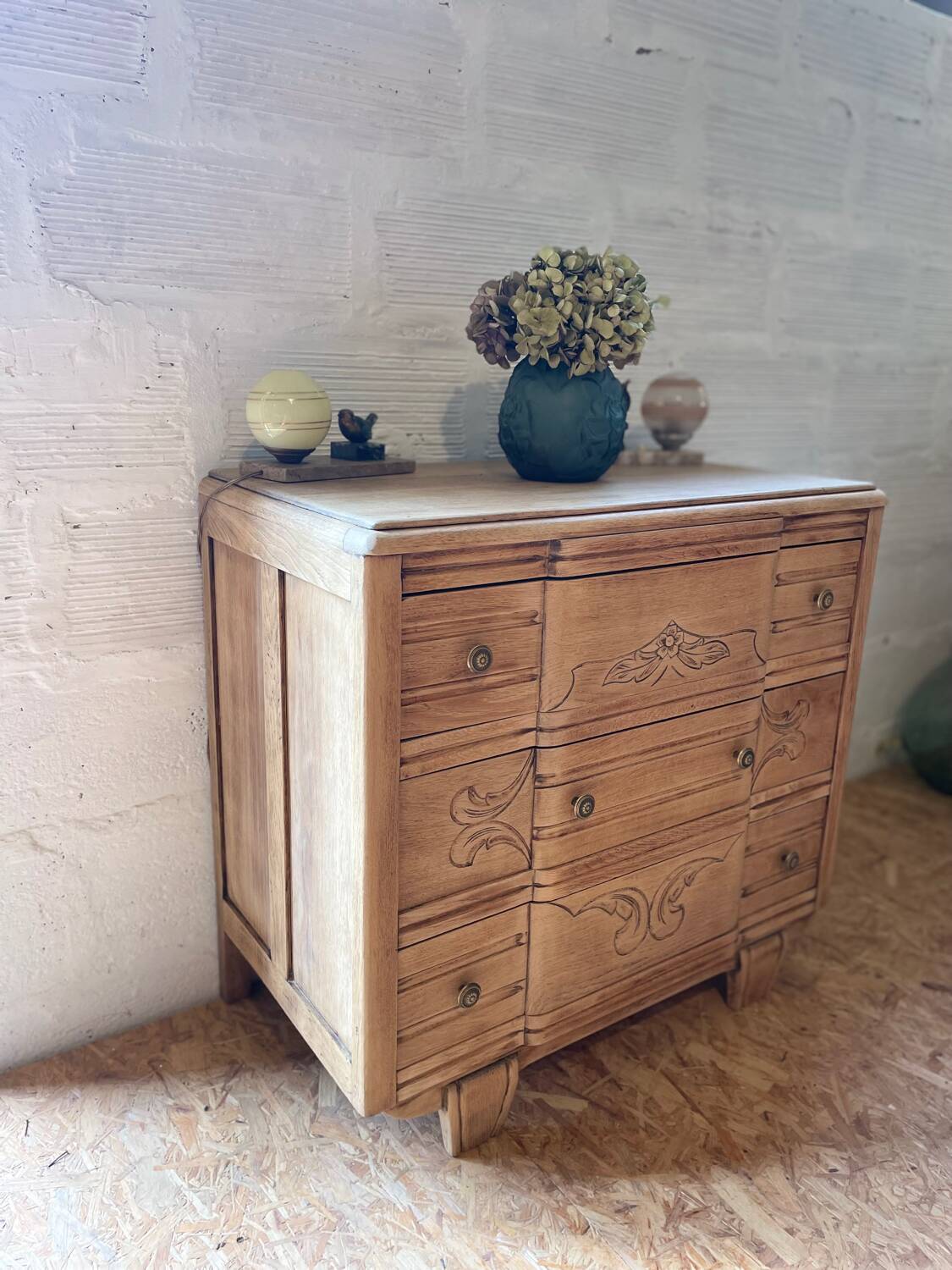 Chest of drawers