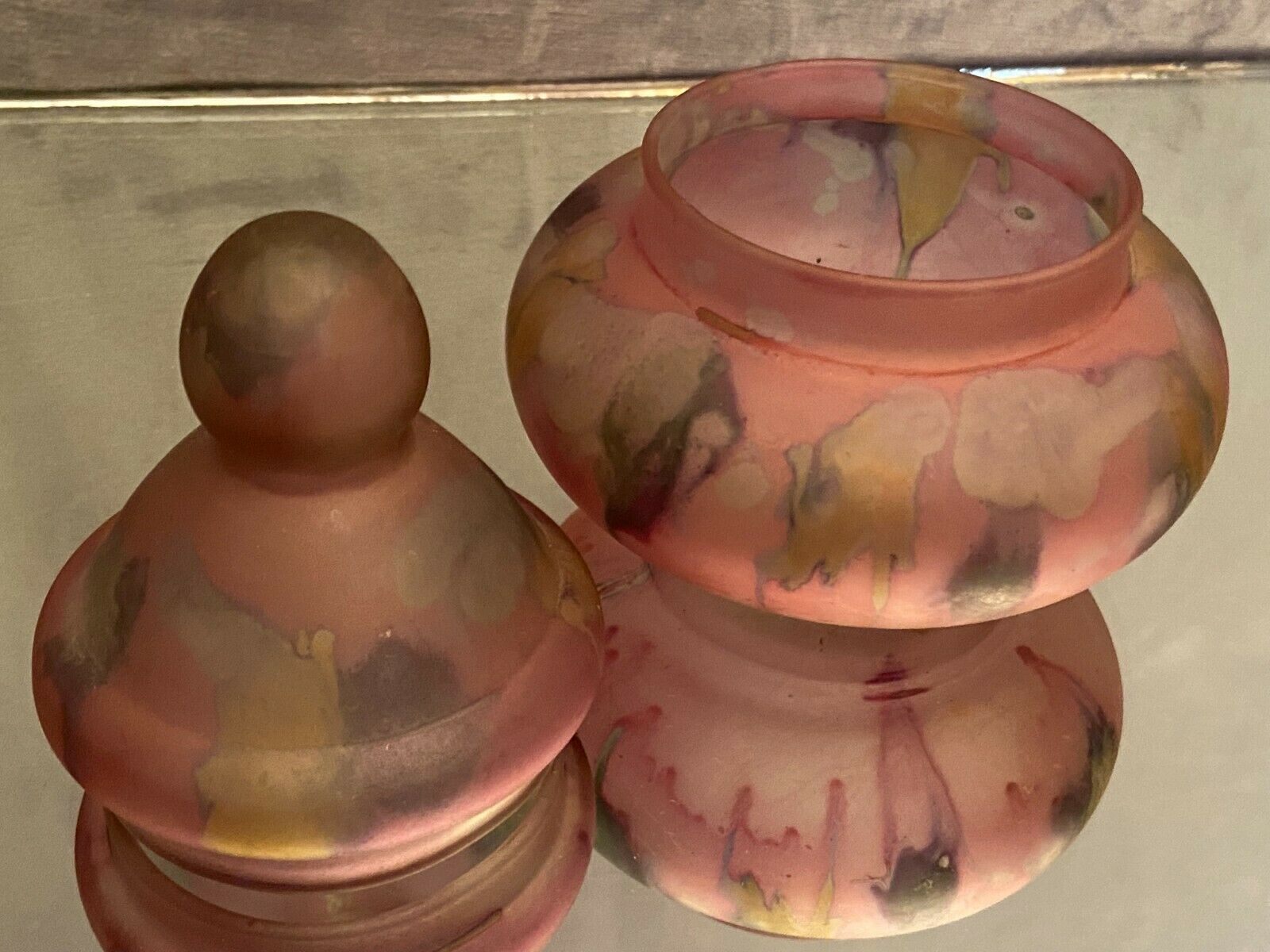 Covered candy jar made of glass paste