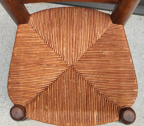 Ancienne petite chaise basse paillée