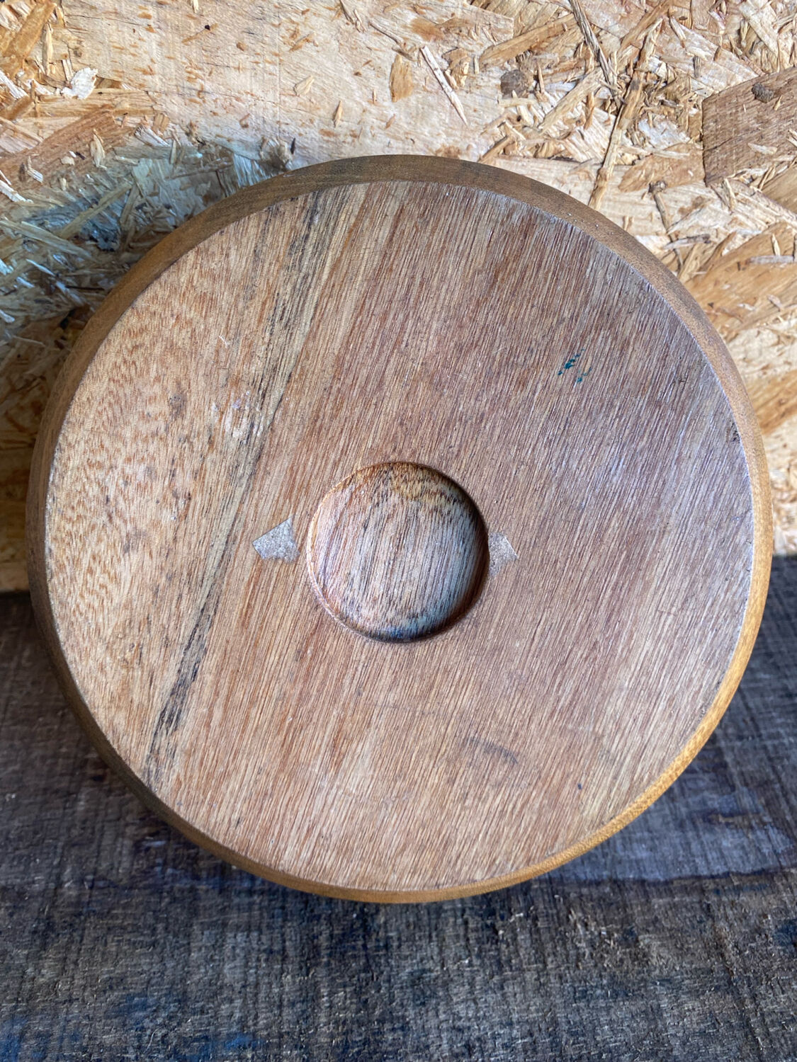 Vintage Carved Wood Pocket Box with Brass Inlays #D883