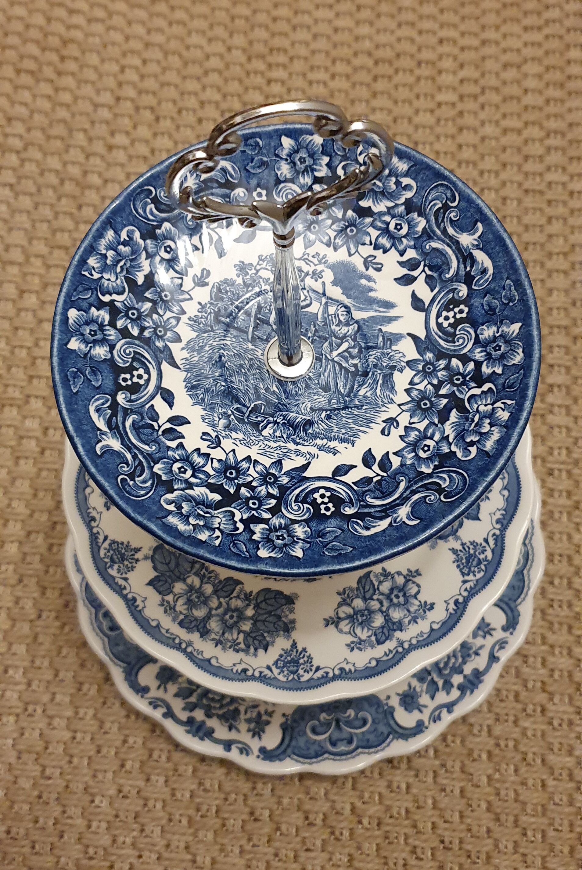 Display servant to cake fruit aperitif