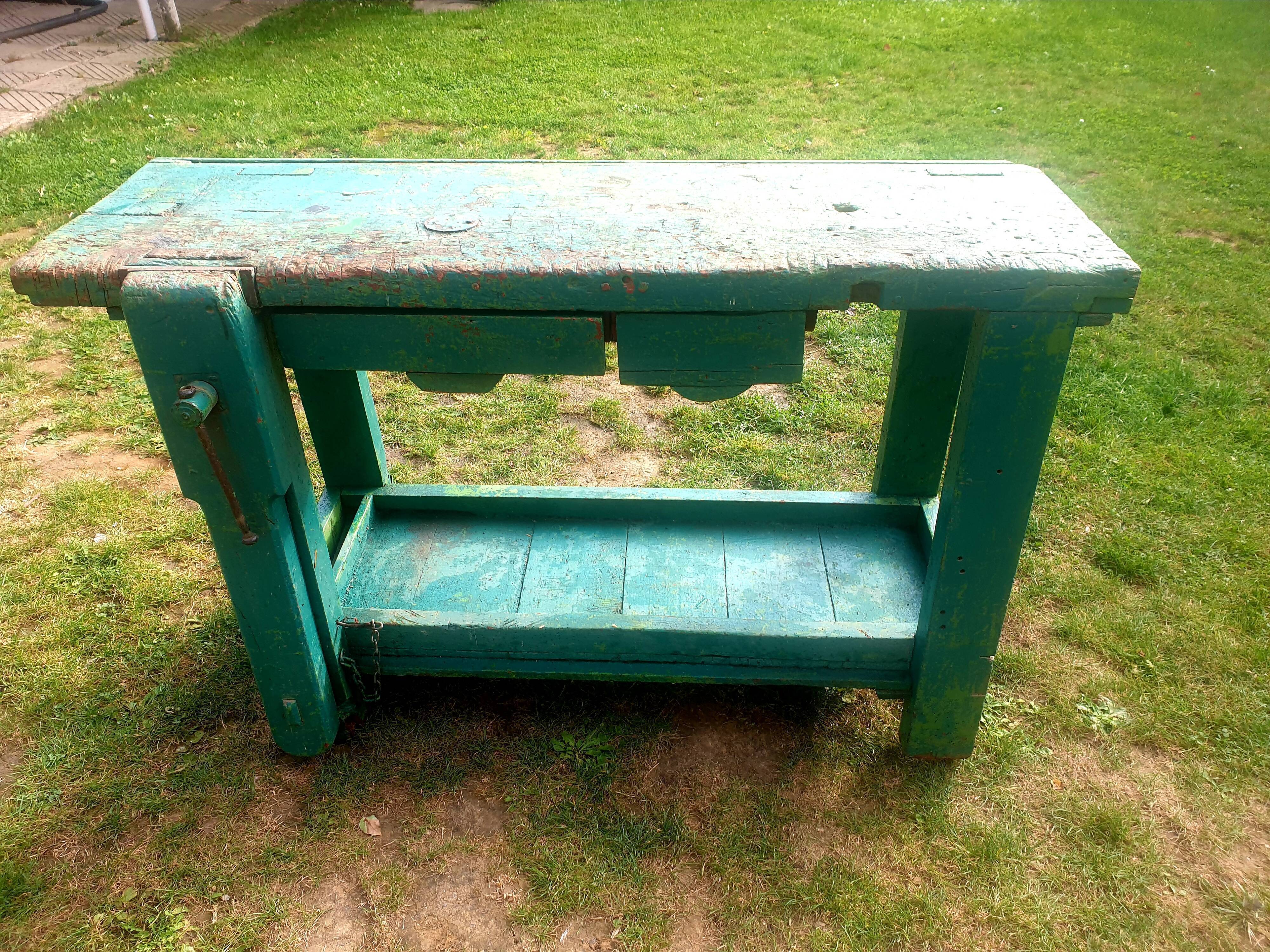 workbench wood patina green