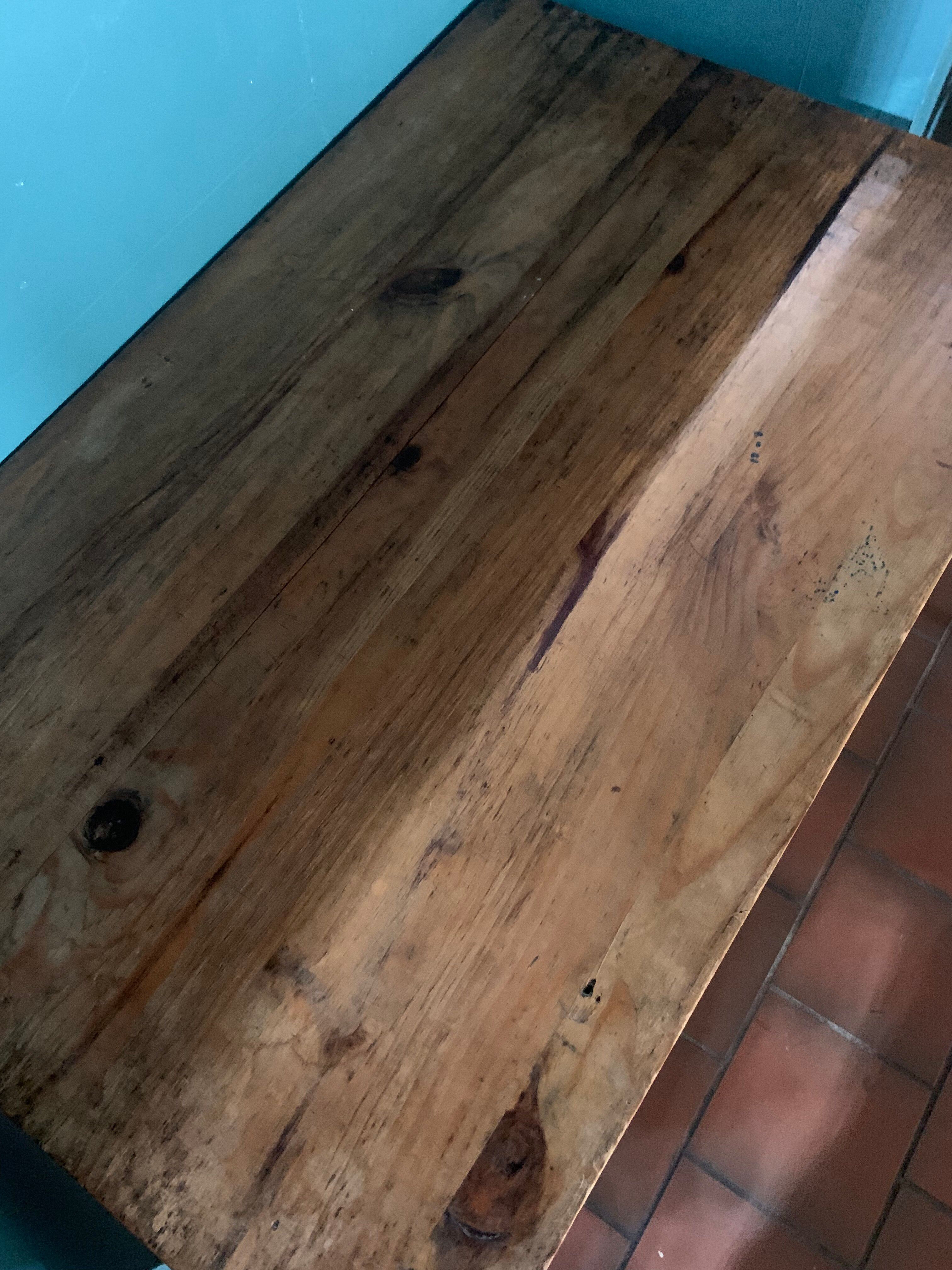 Farm table