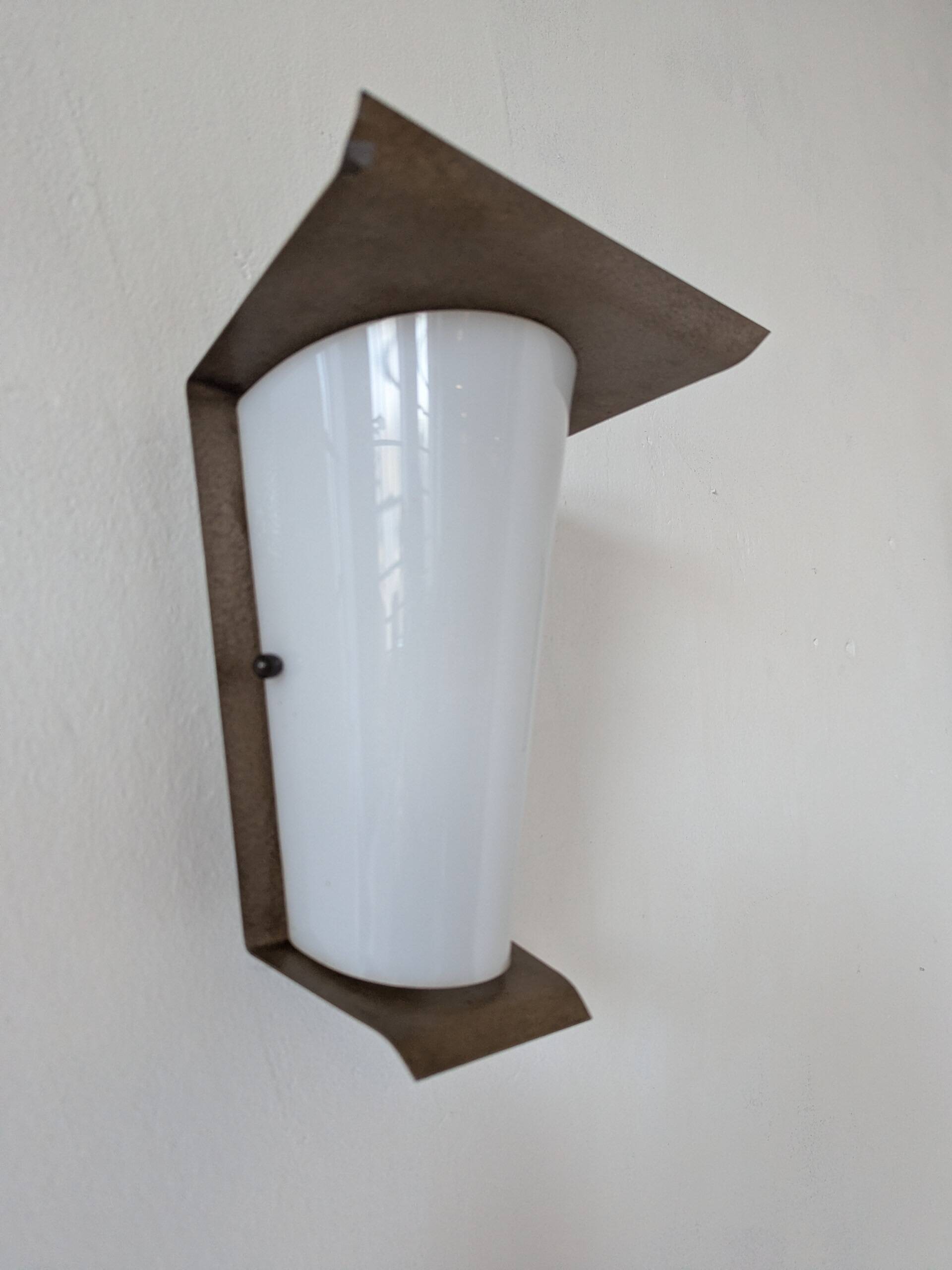 Pair of wall lights from the 50s/60s, metal and perspex.