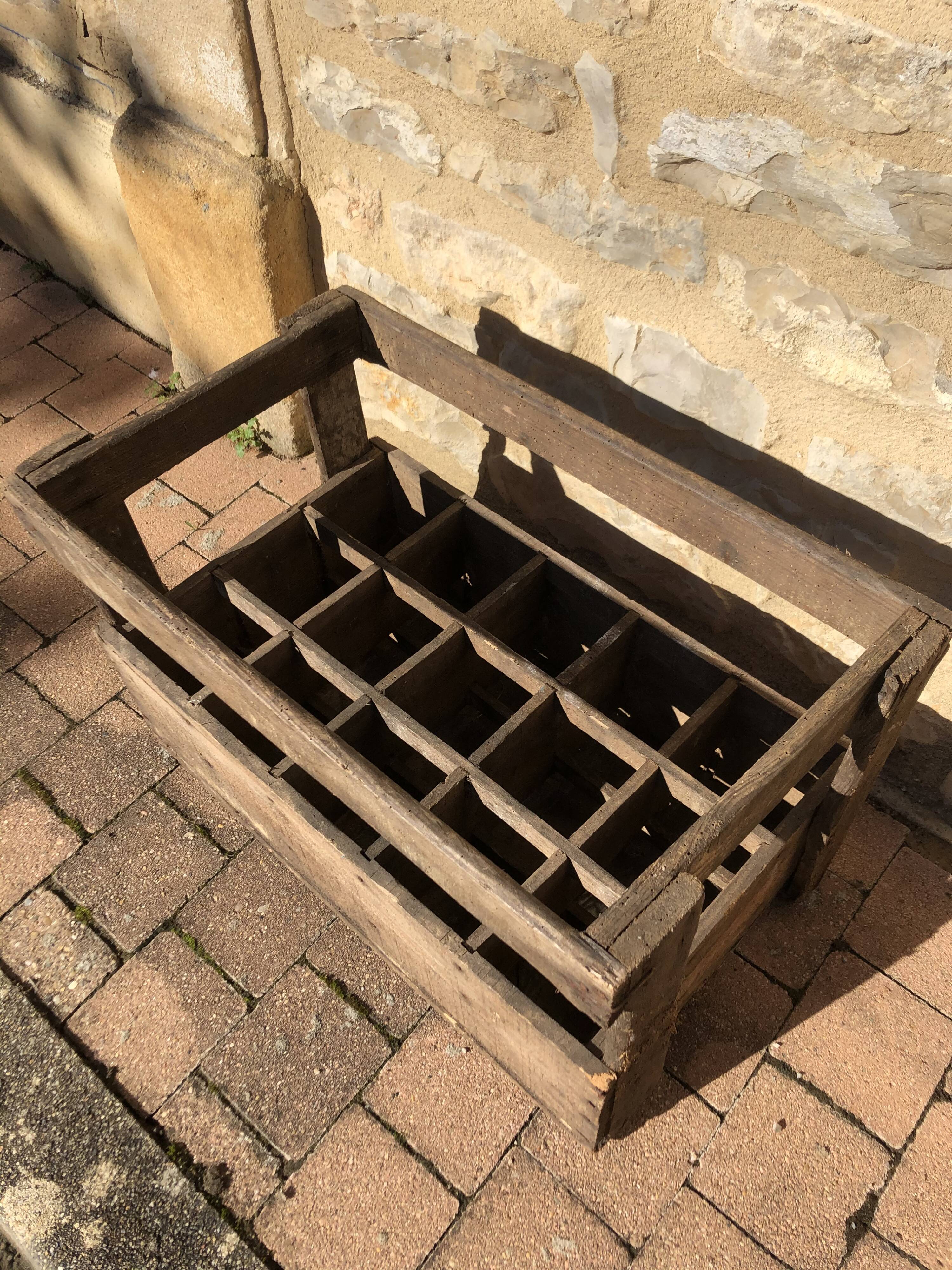 Wooden crate-bottle storage