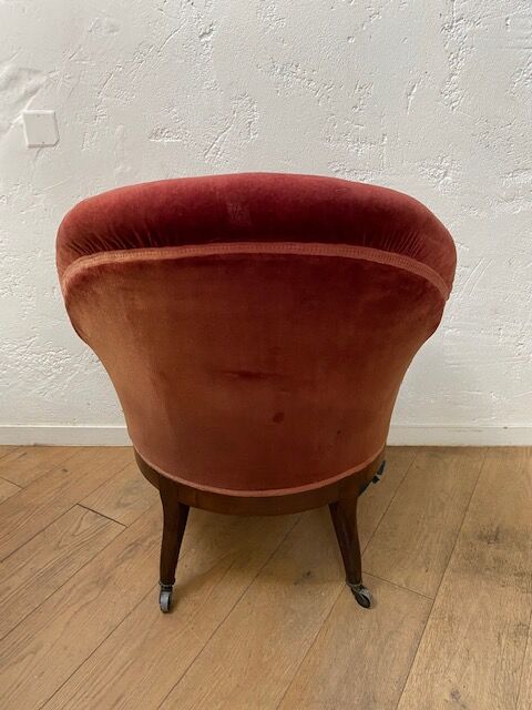 Toad armchair