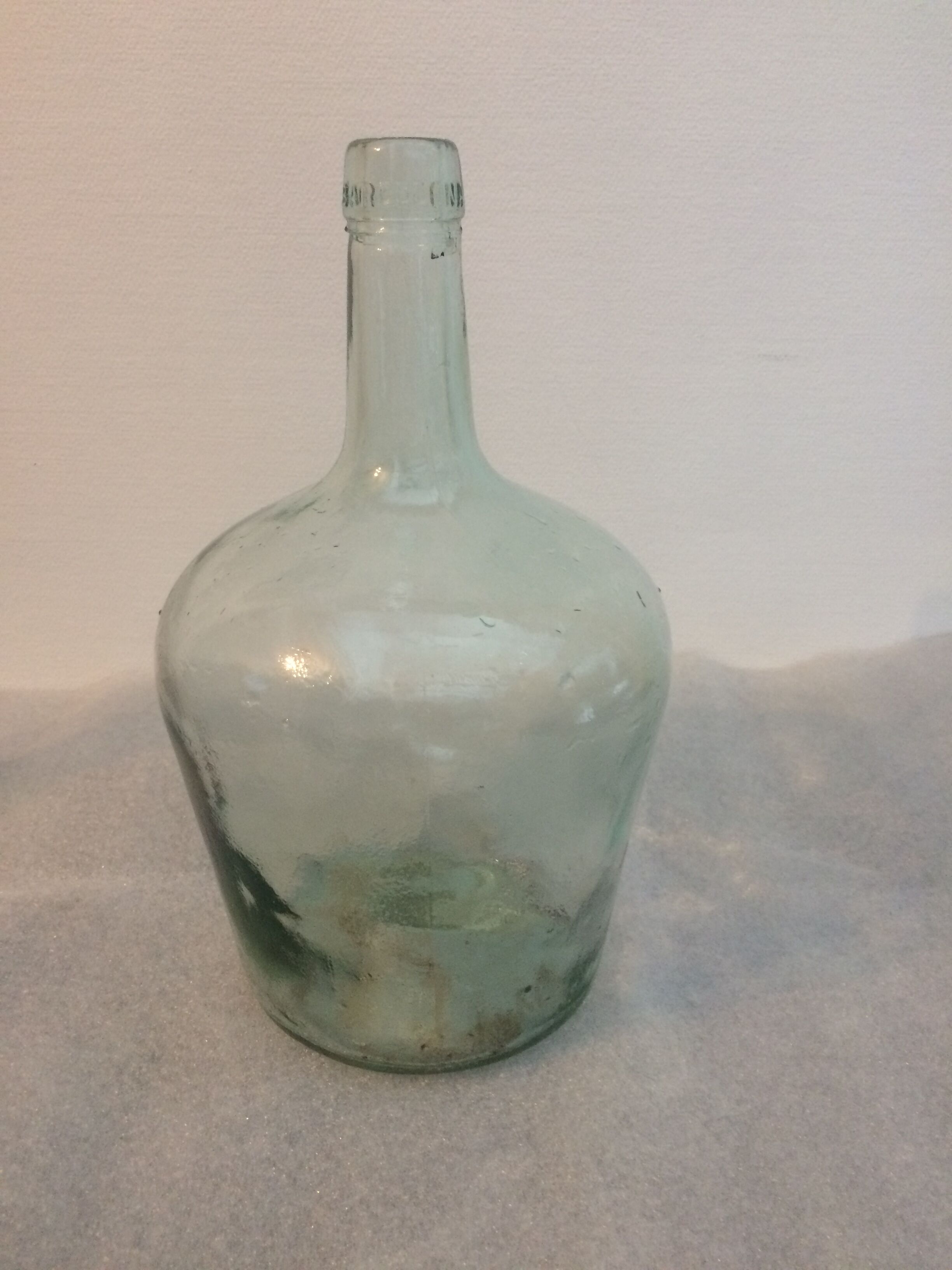 Pair of 1 liter and 2 liters demijohns