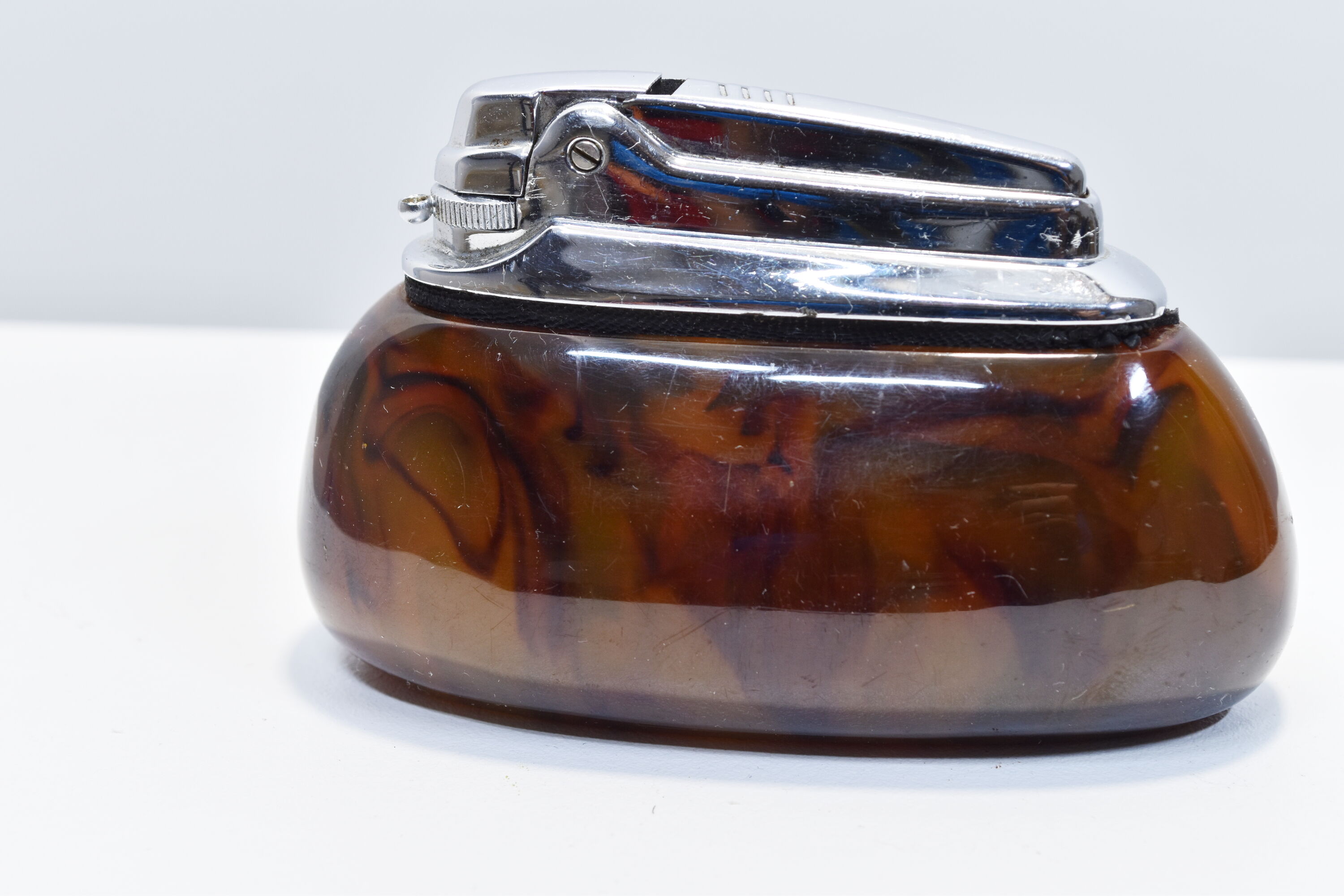 Briquet de table Ronson et son étui