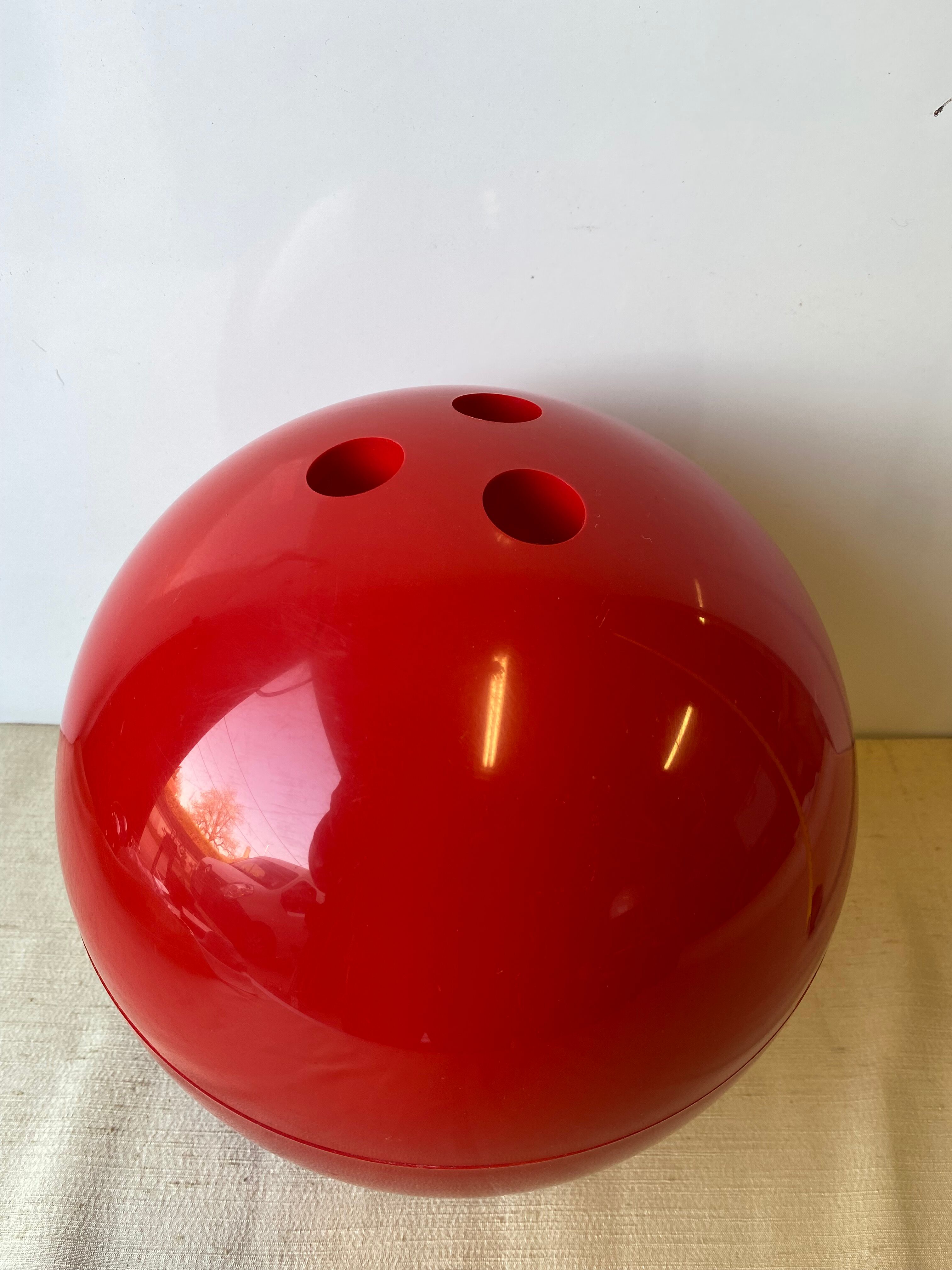 Bac à glaçons "boule de Bowling" plastique rouge design LAMOTTE  éditions GUILLOIS  Vintage 1970
