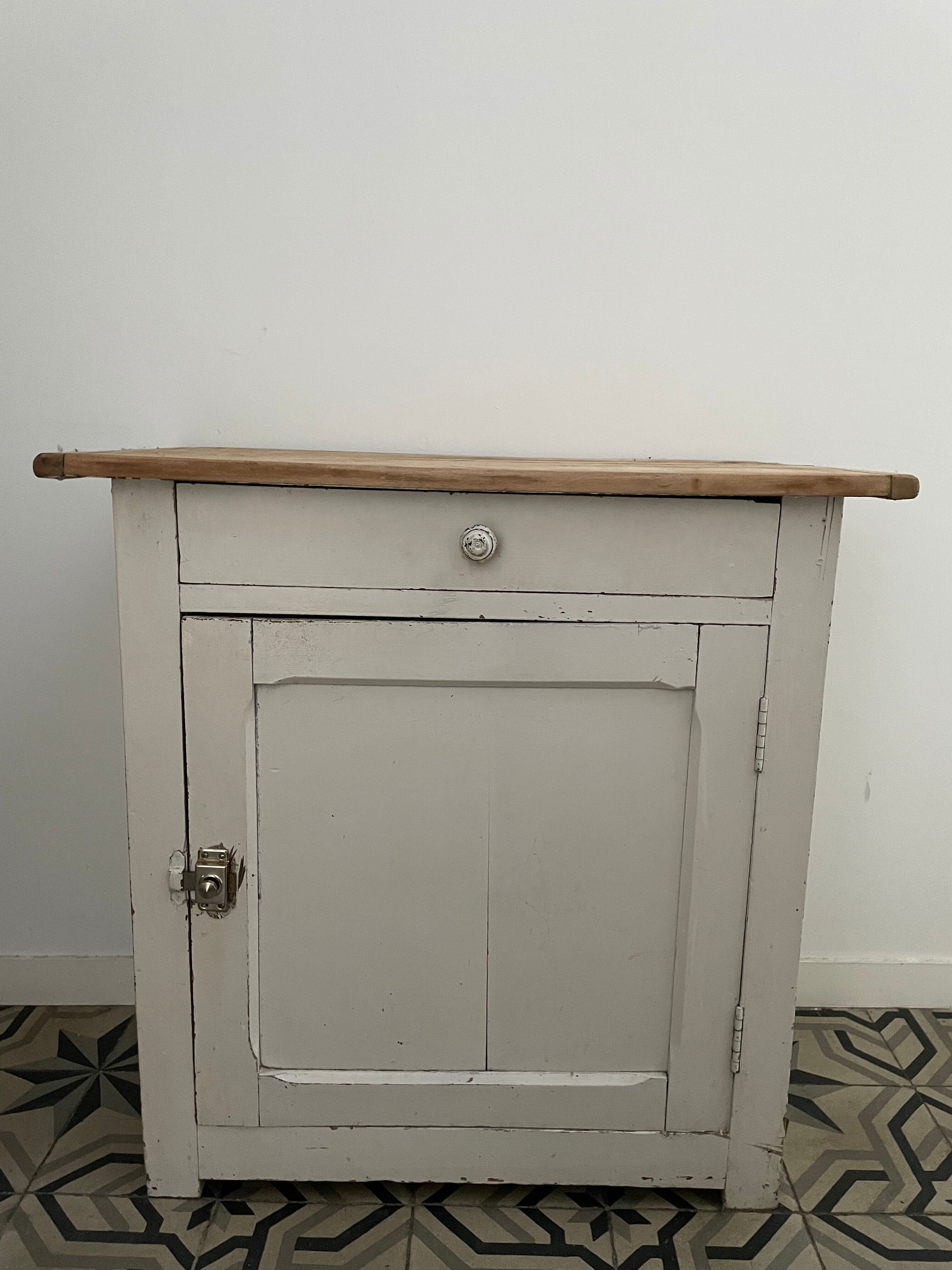 Buffet parisien ancien