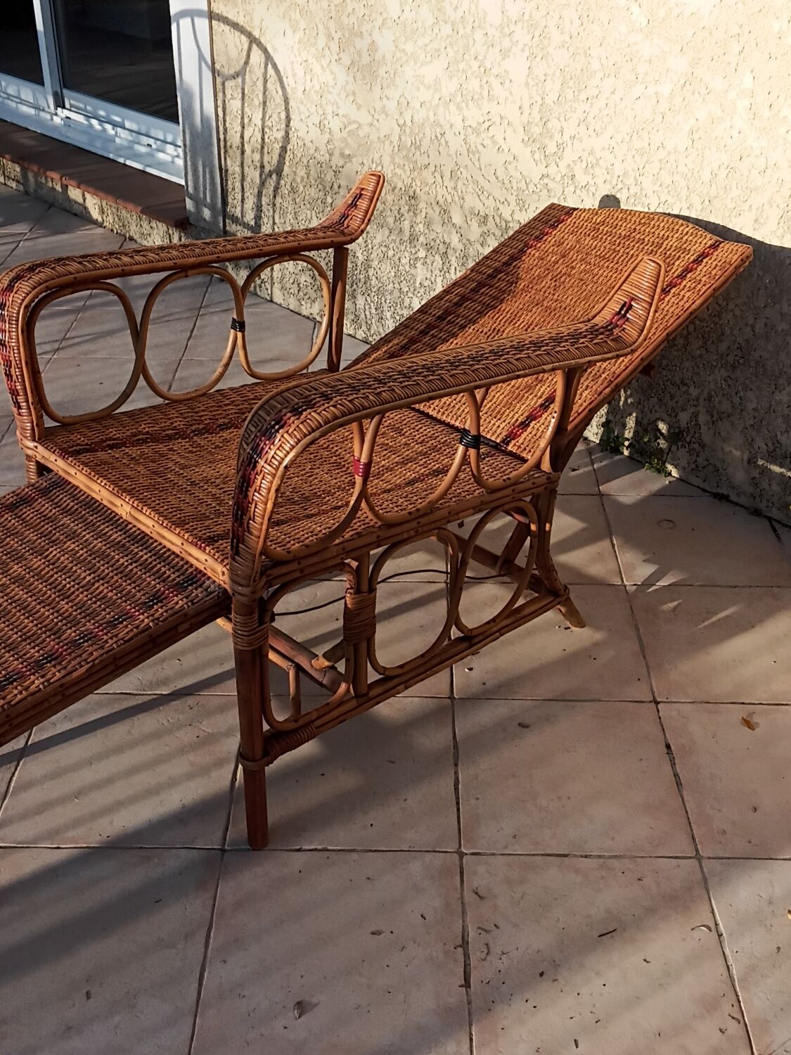 Rattan chaise longue