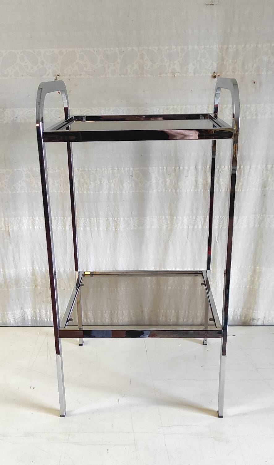 Side table in chrome metal and smoked glass - 70s/80s