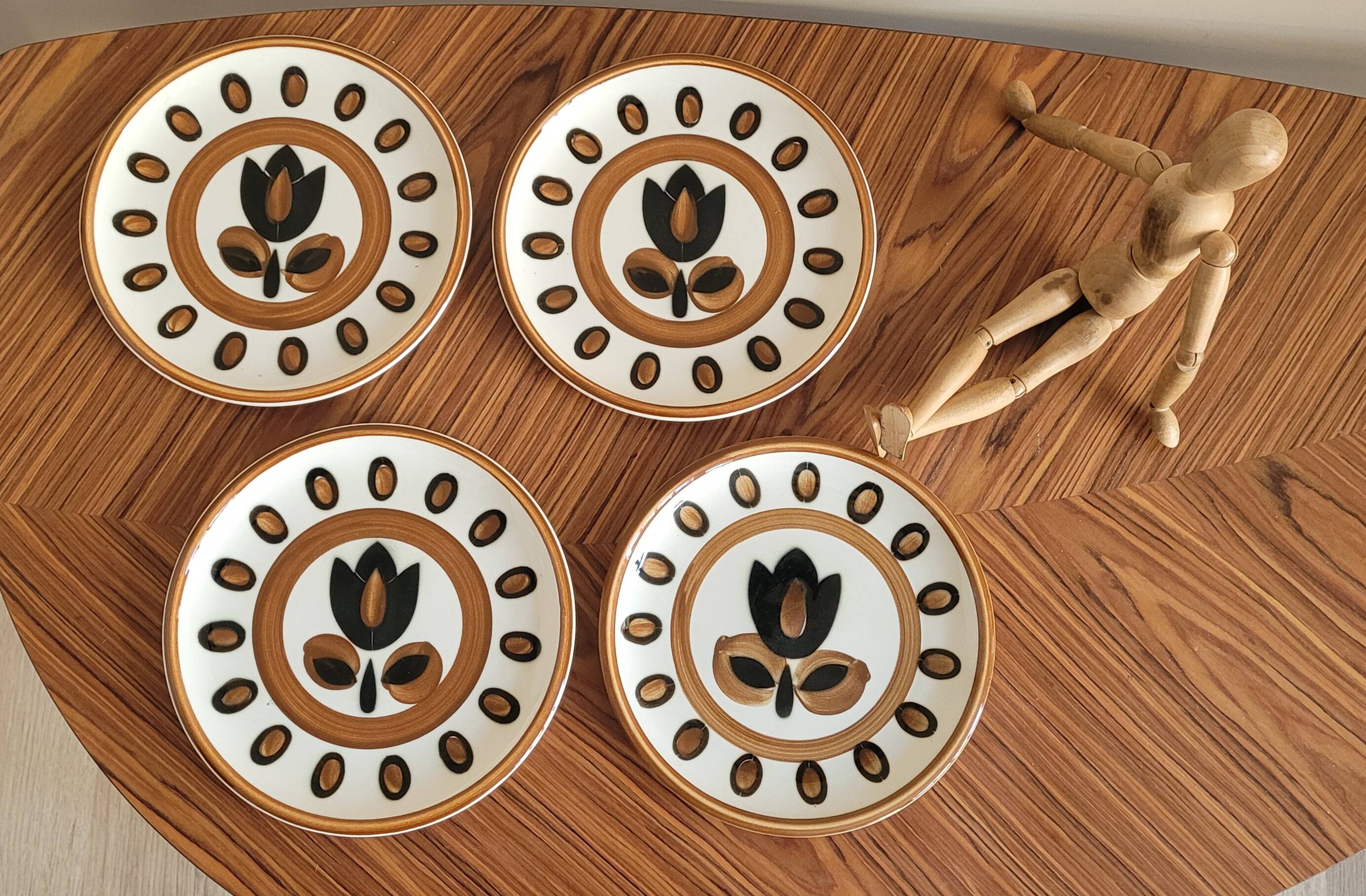 Set of 4 Kimono Boch plates