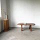 Table basse brutaliste en noyer massif, plateau slab live edge, France