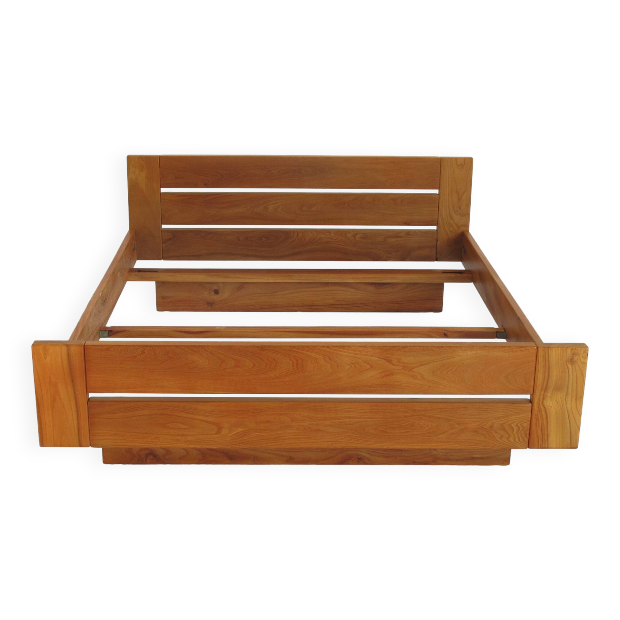 Regain solid elm bed