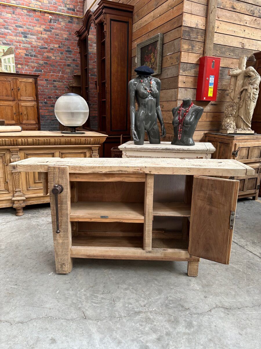 Joiner's workbench from the early 20th century.
