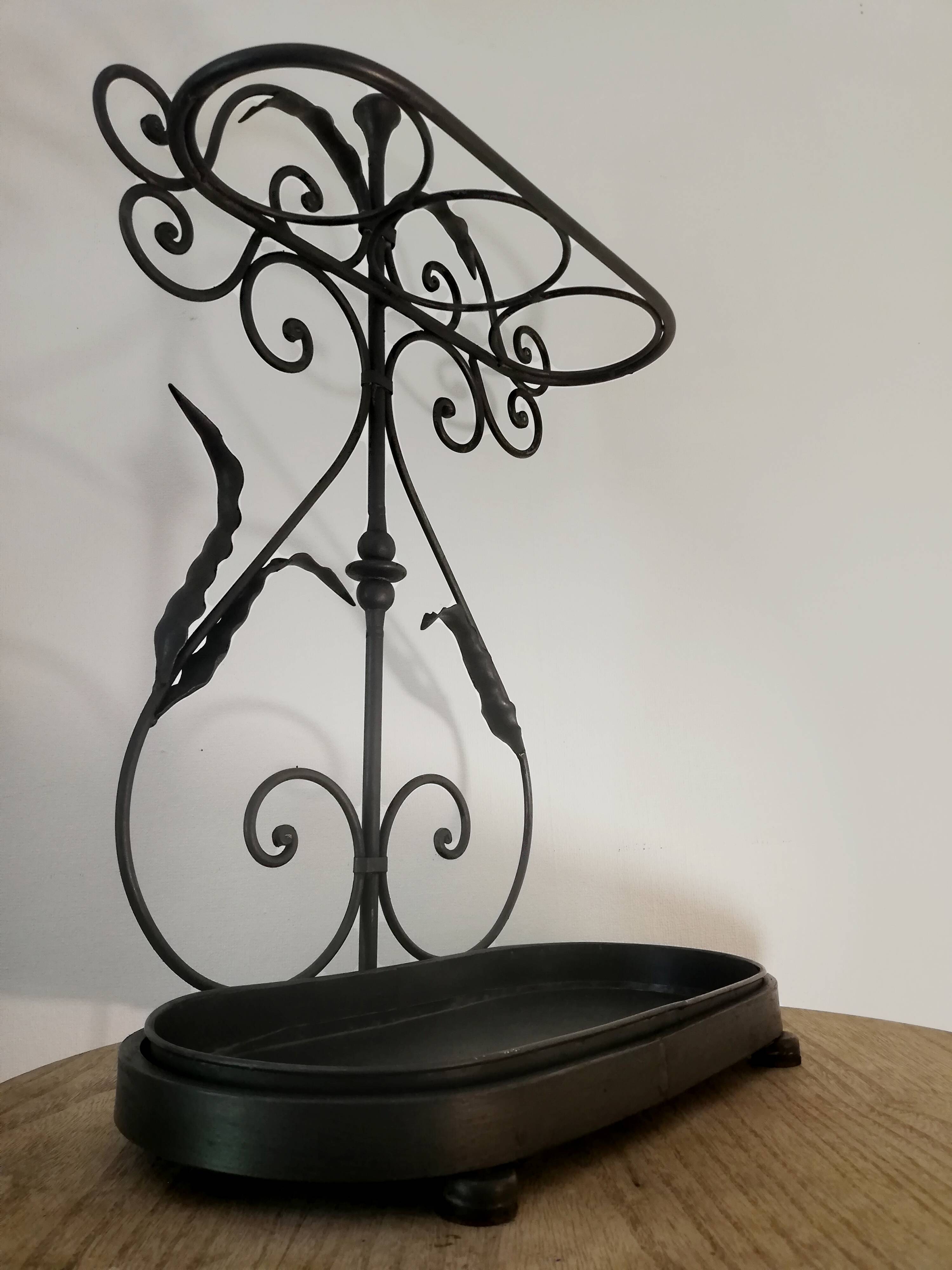 Art deco umbrella holder