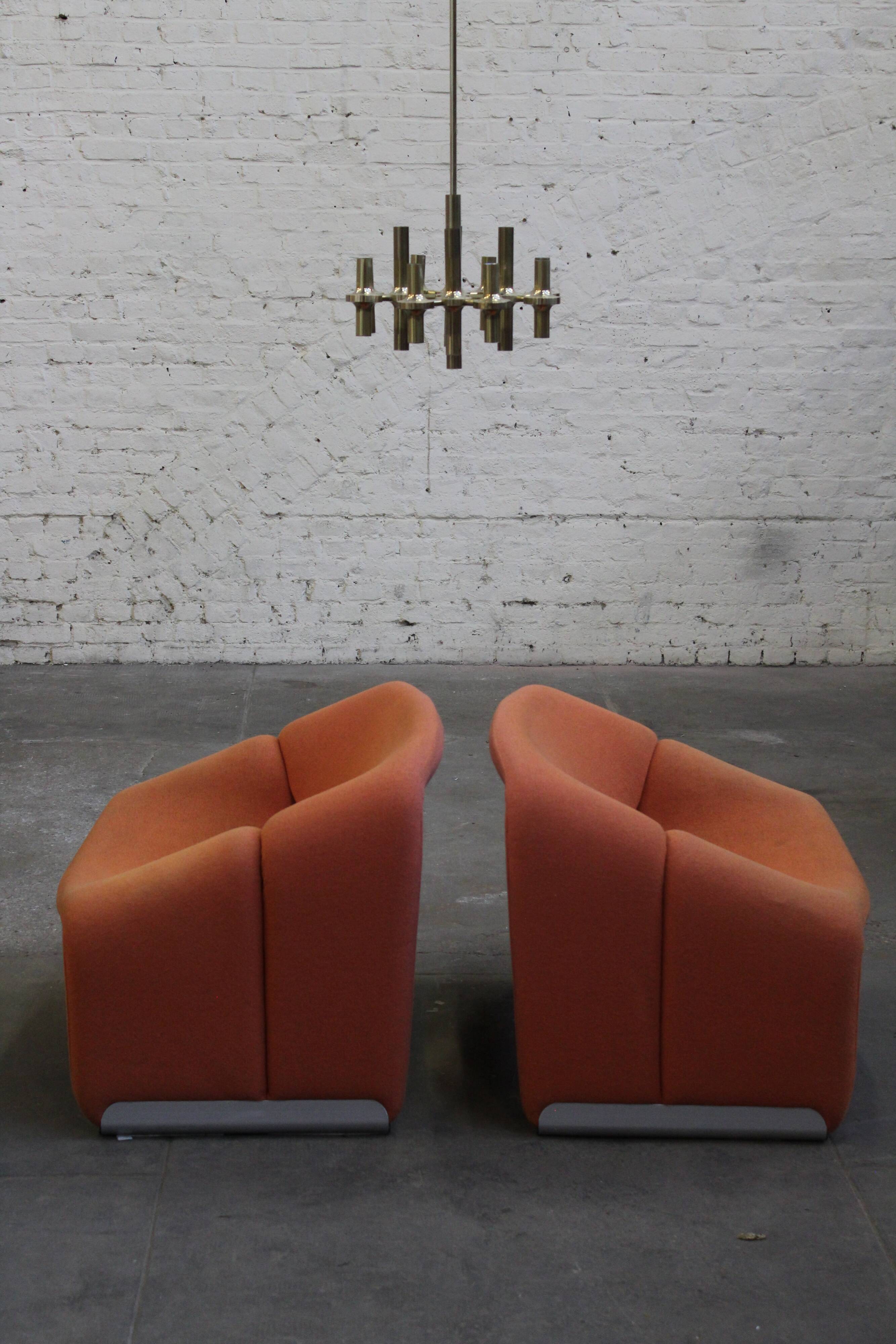 Pair of armchairs Groovy of Pierre Paulin