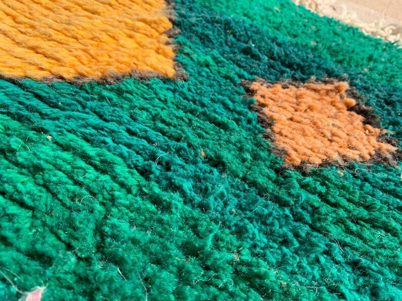 Pure wool rug, size 150 x 250 cm