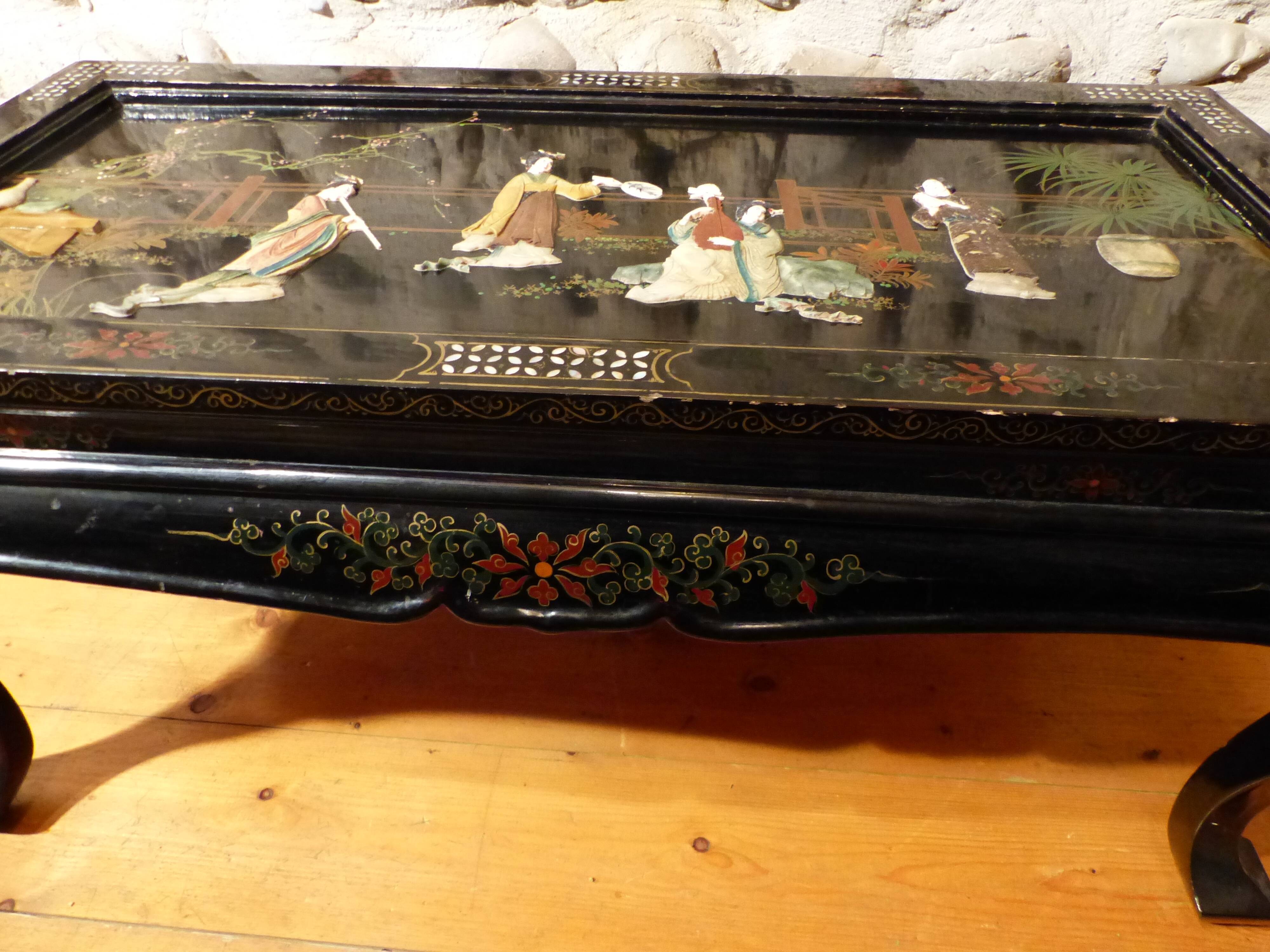 Asian-decorated rectangular coffee table