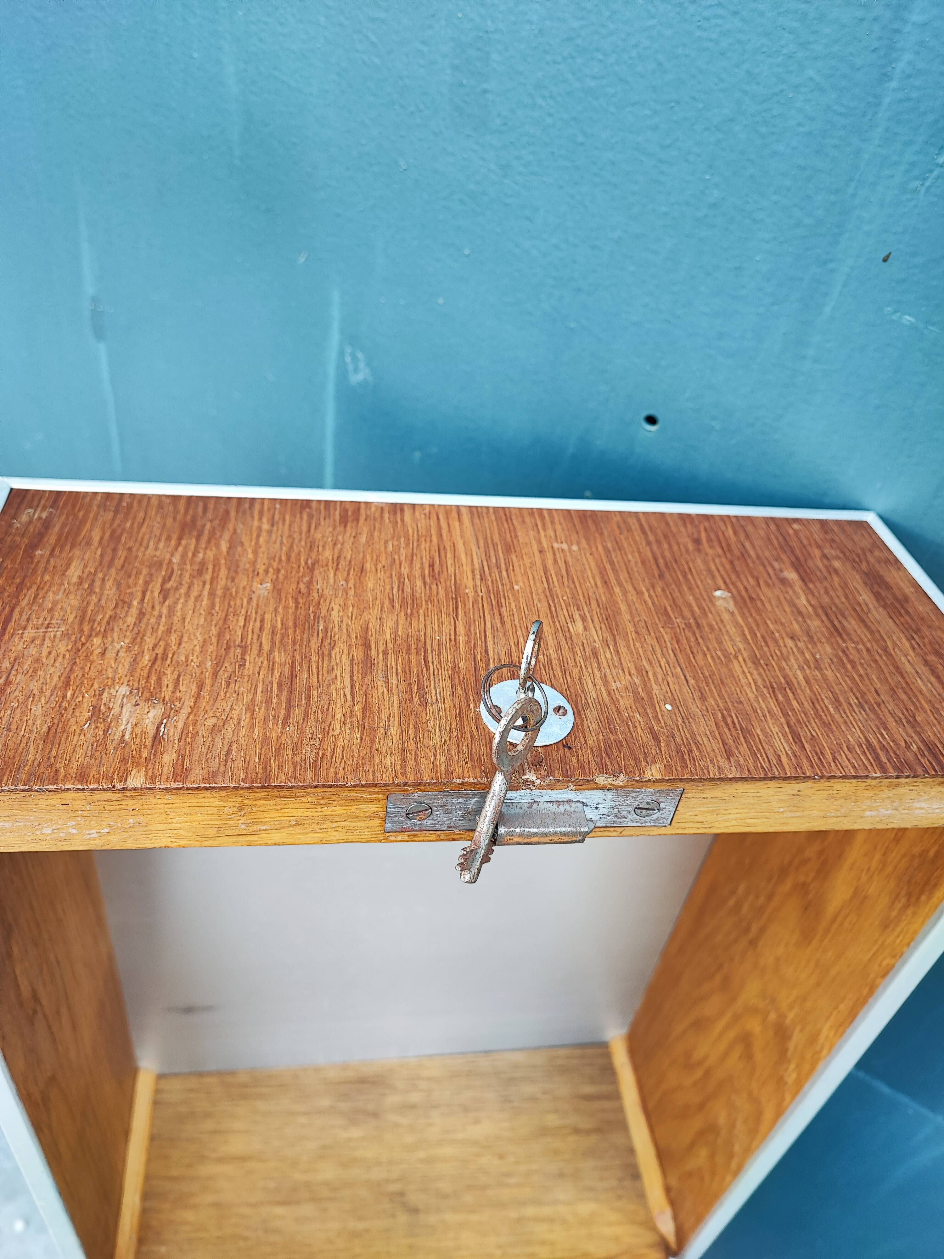 Metal binder ruwa bell