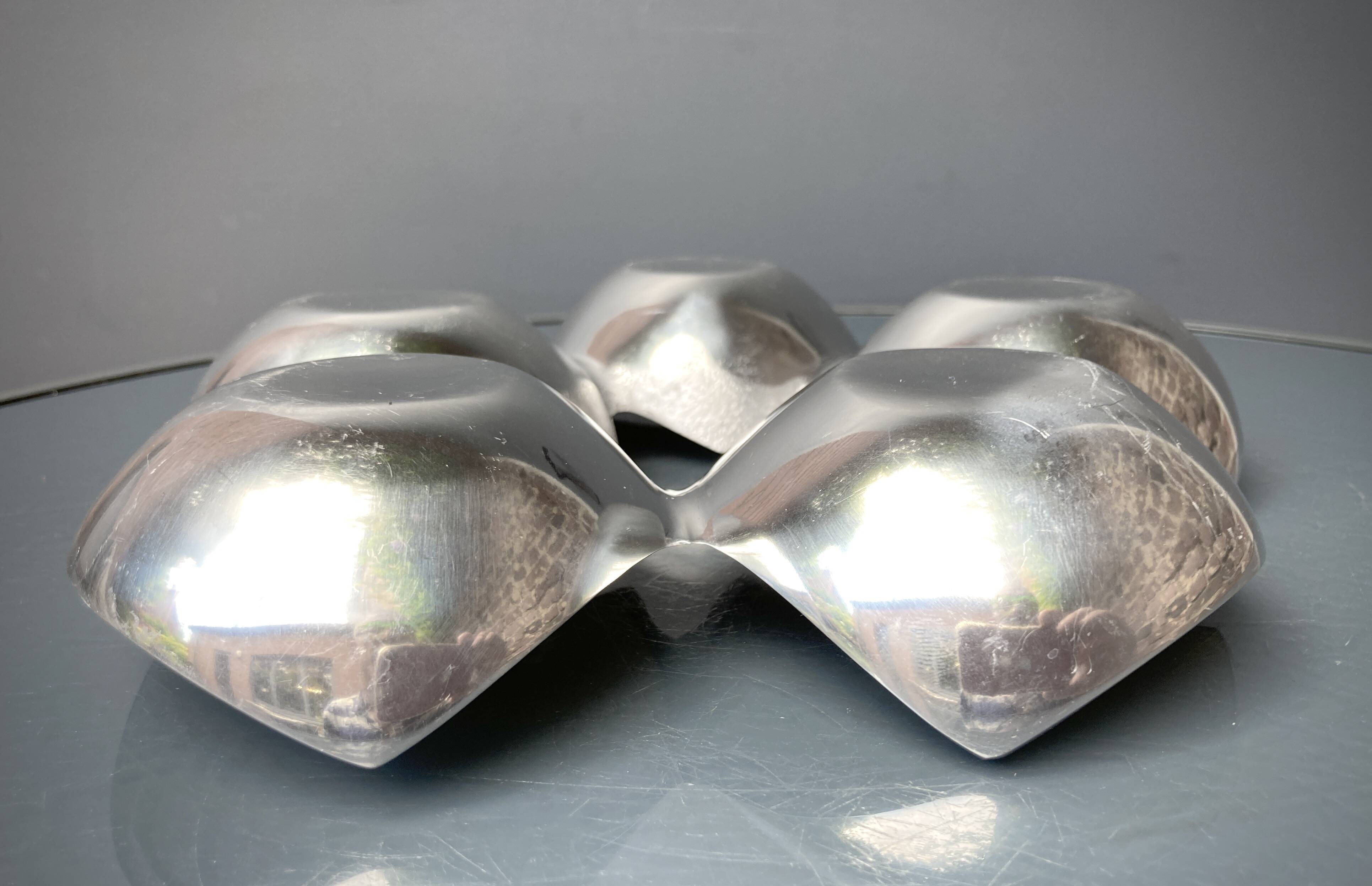 Ensemble de plats compartimentés en Inox Massif et émail écru