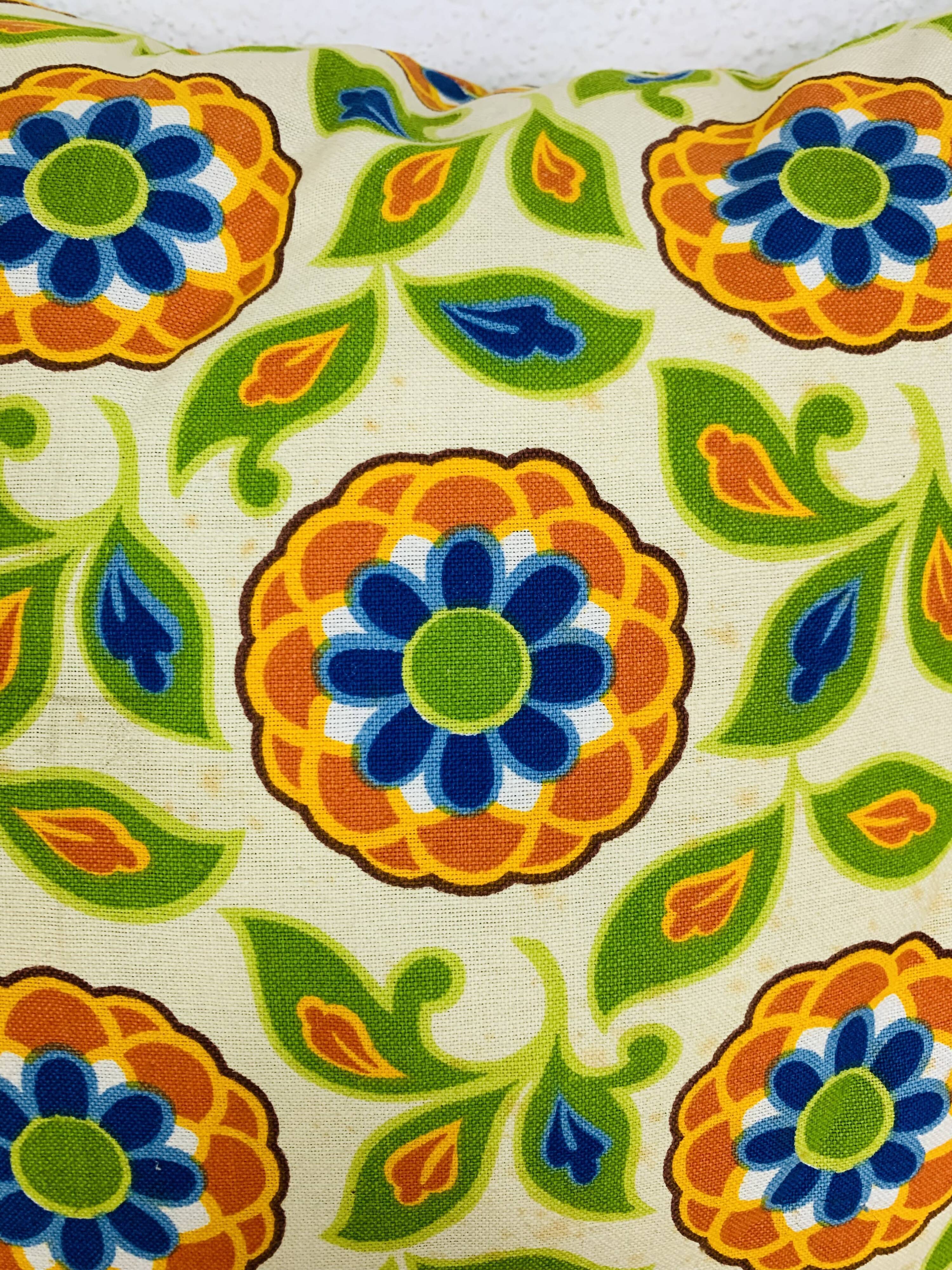 Vintage 70s flower cushion 35 x 35 cm