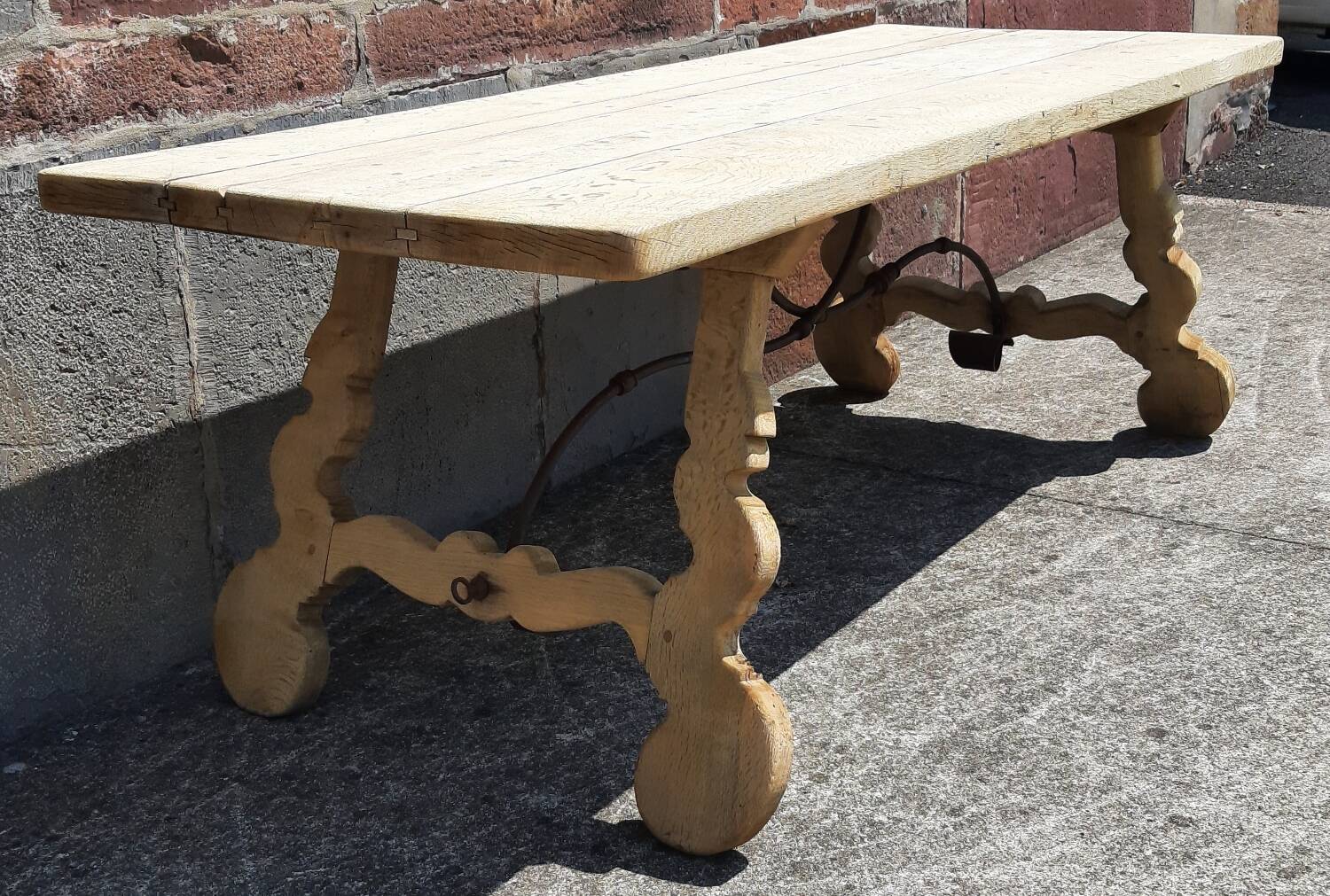 Oak farmhouse table with lyre legs. (Spanish table)