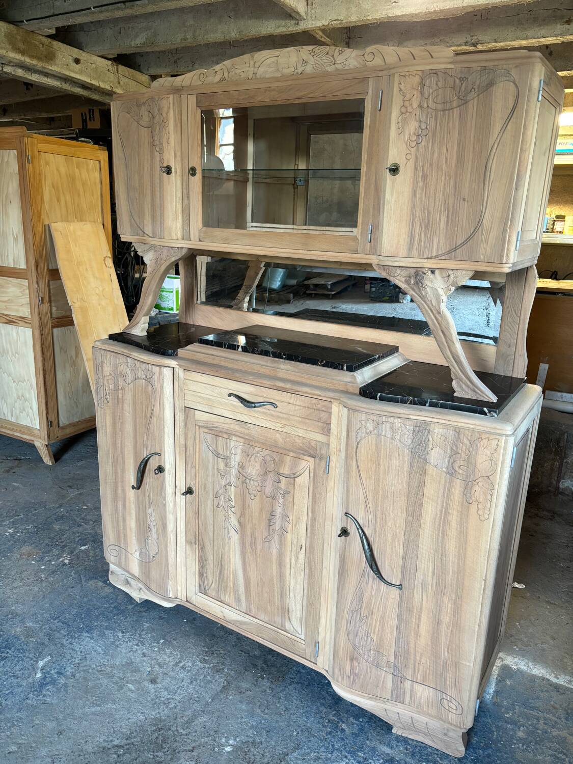 Buffet parisien Art Déco en bois naturel